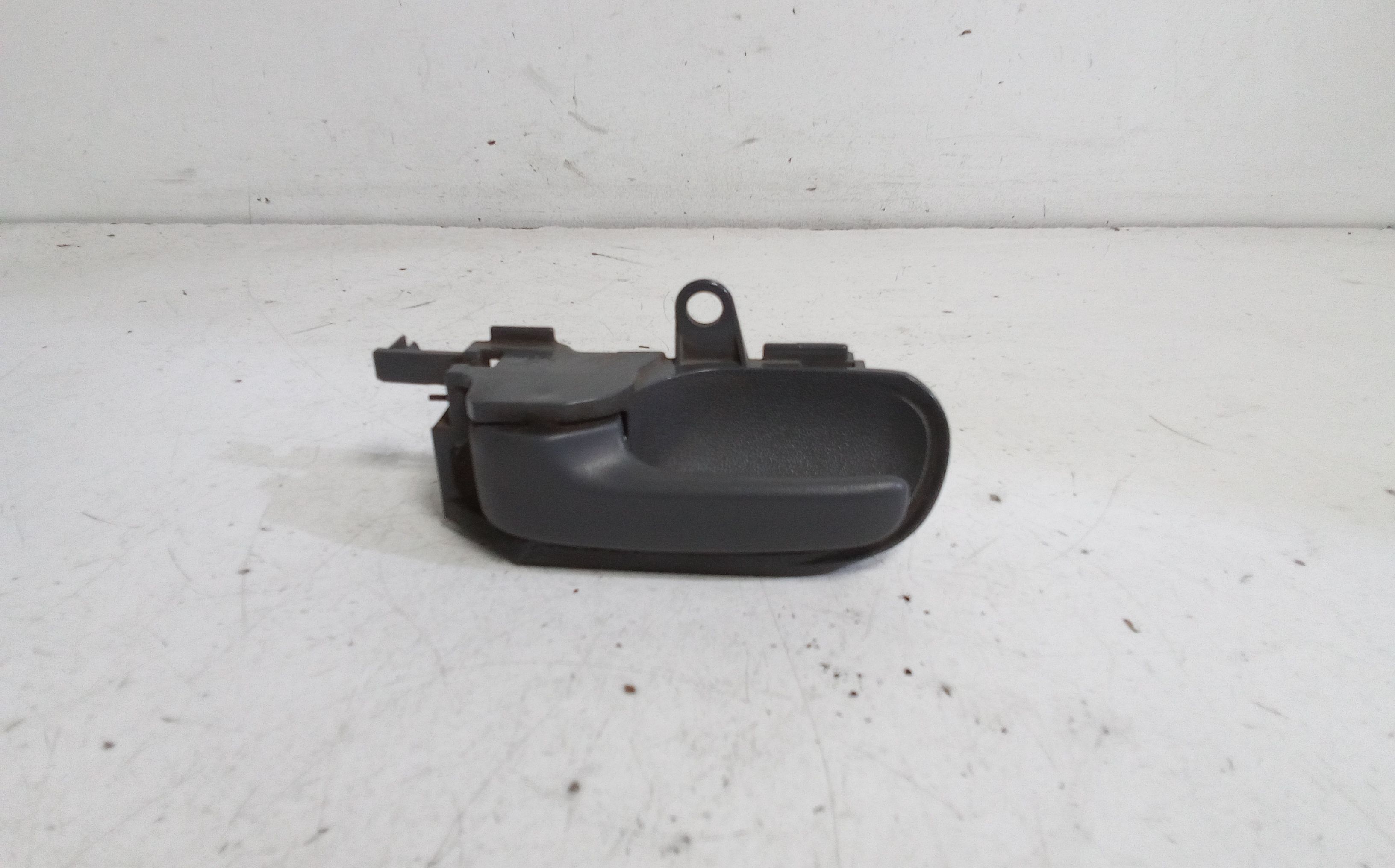 Maniglia Int. Apertura Porta Post. Sinistro 692060D060B2 Usato