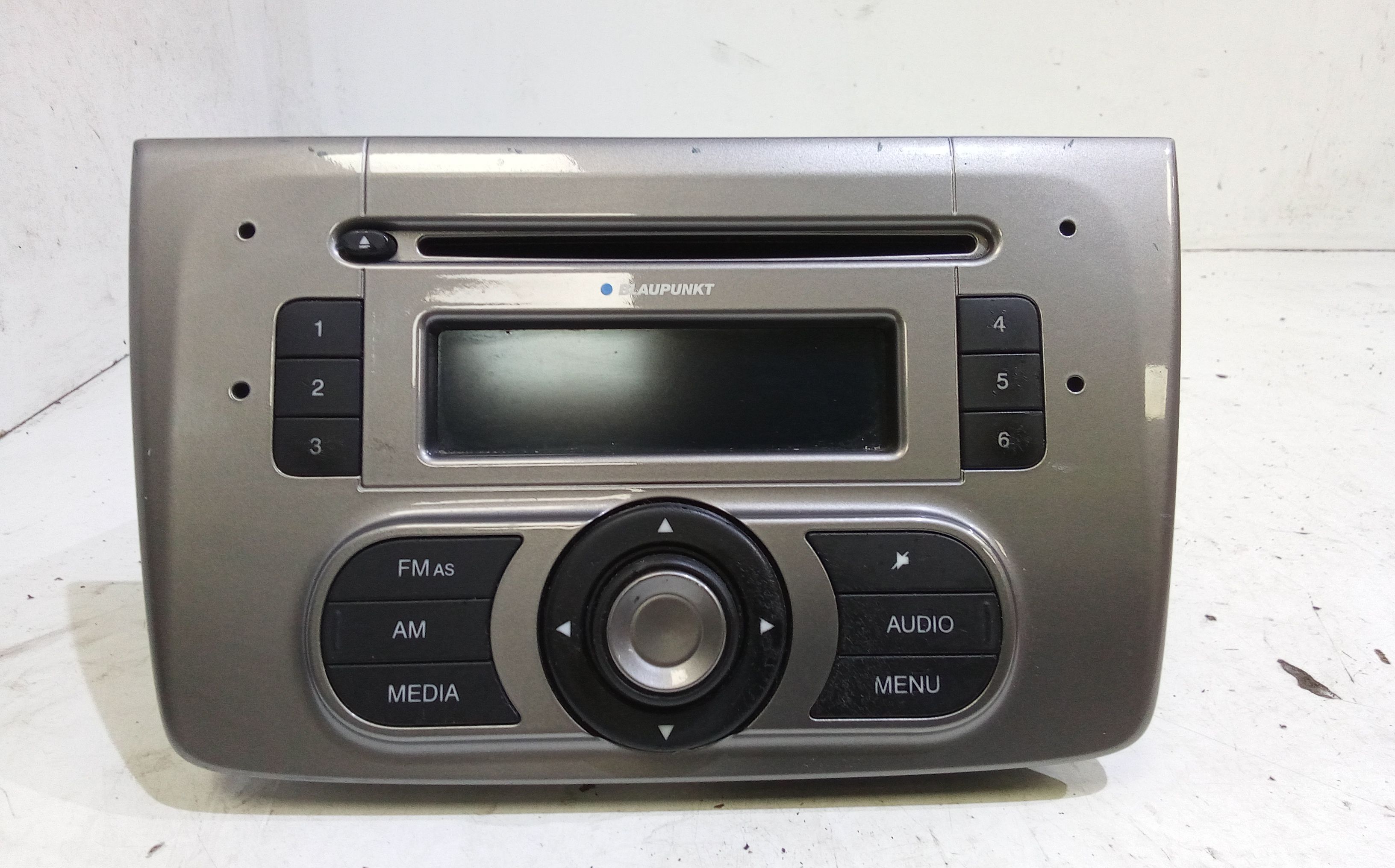 Autoradio 156099053 Usato