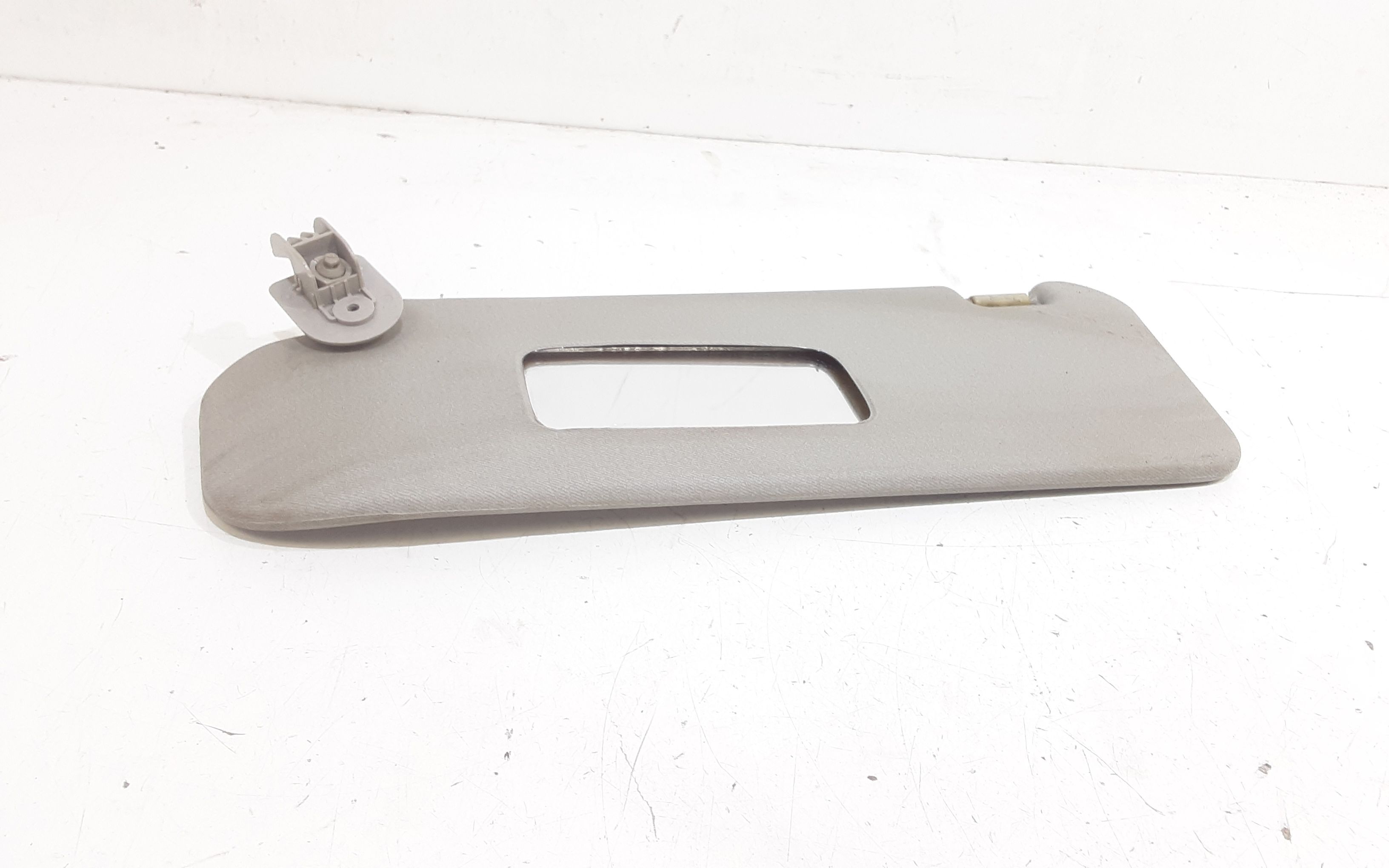 Aletta Parasole Parabrezza Sinistro 96537730 Usato