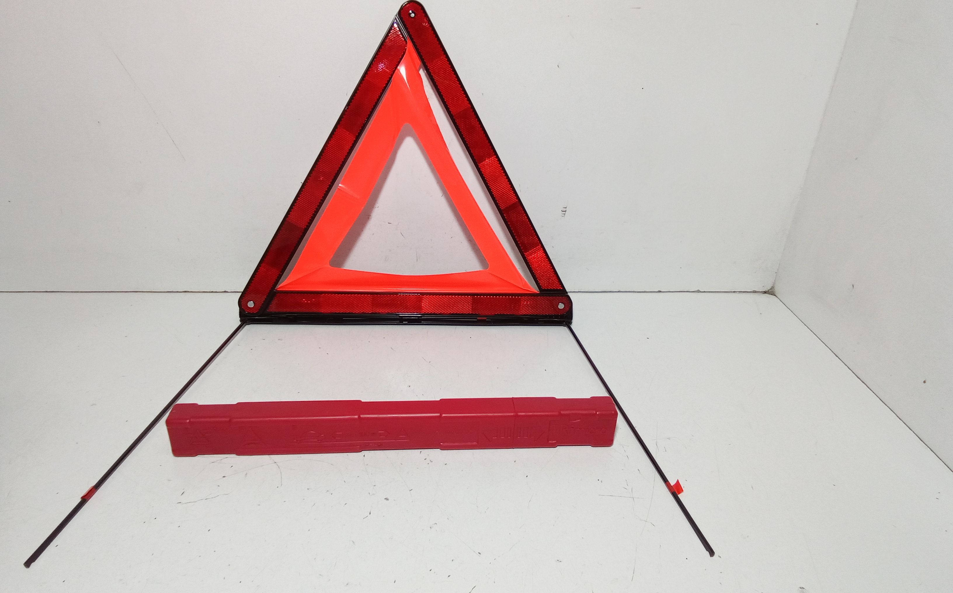 Triangolo Di Emergenza Usato