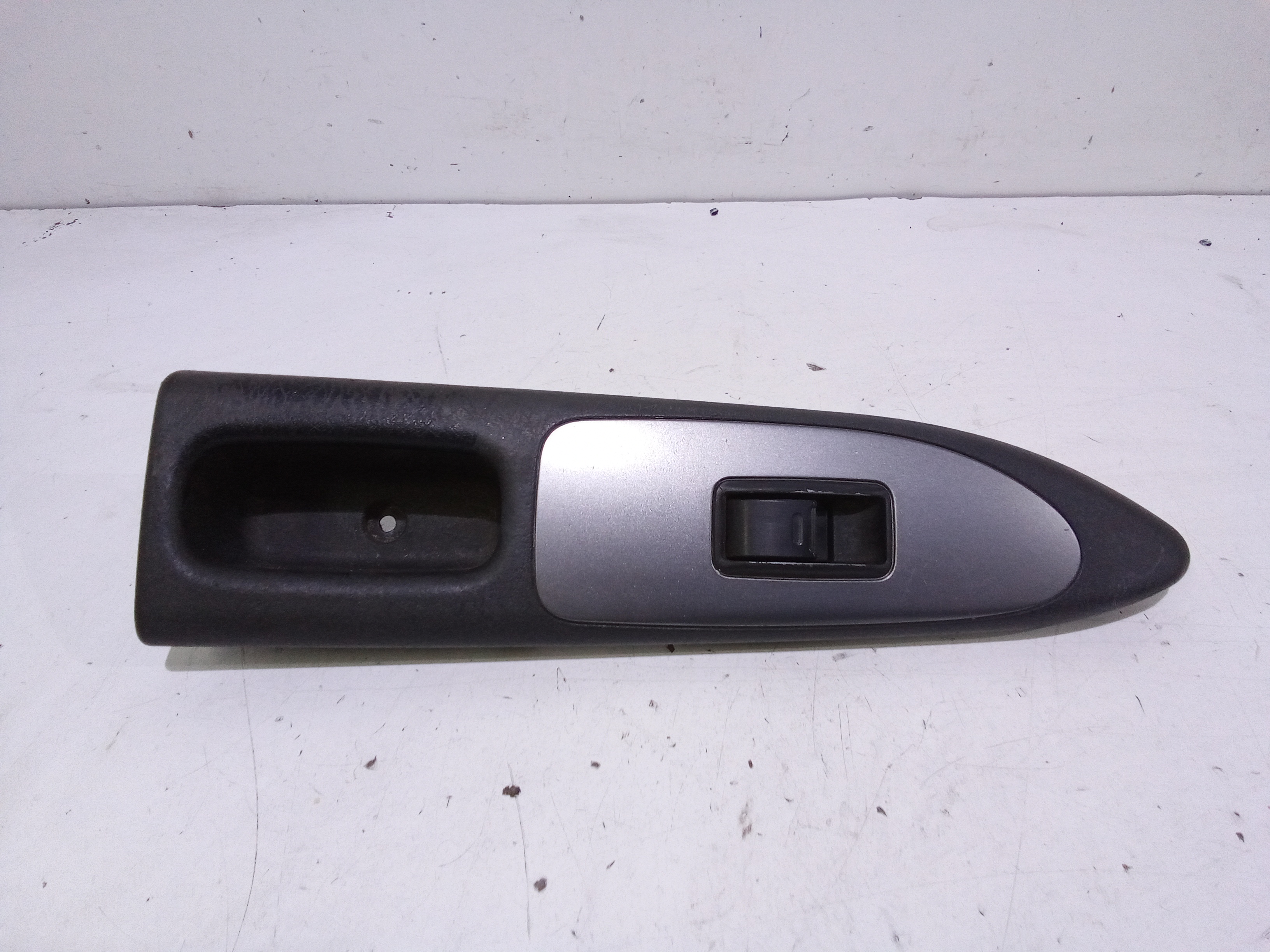 Interruttore Alzacristalli Porta Ant. Destro Usato