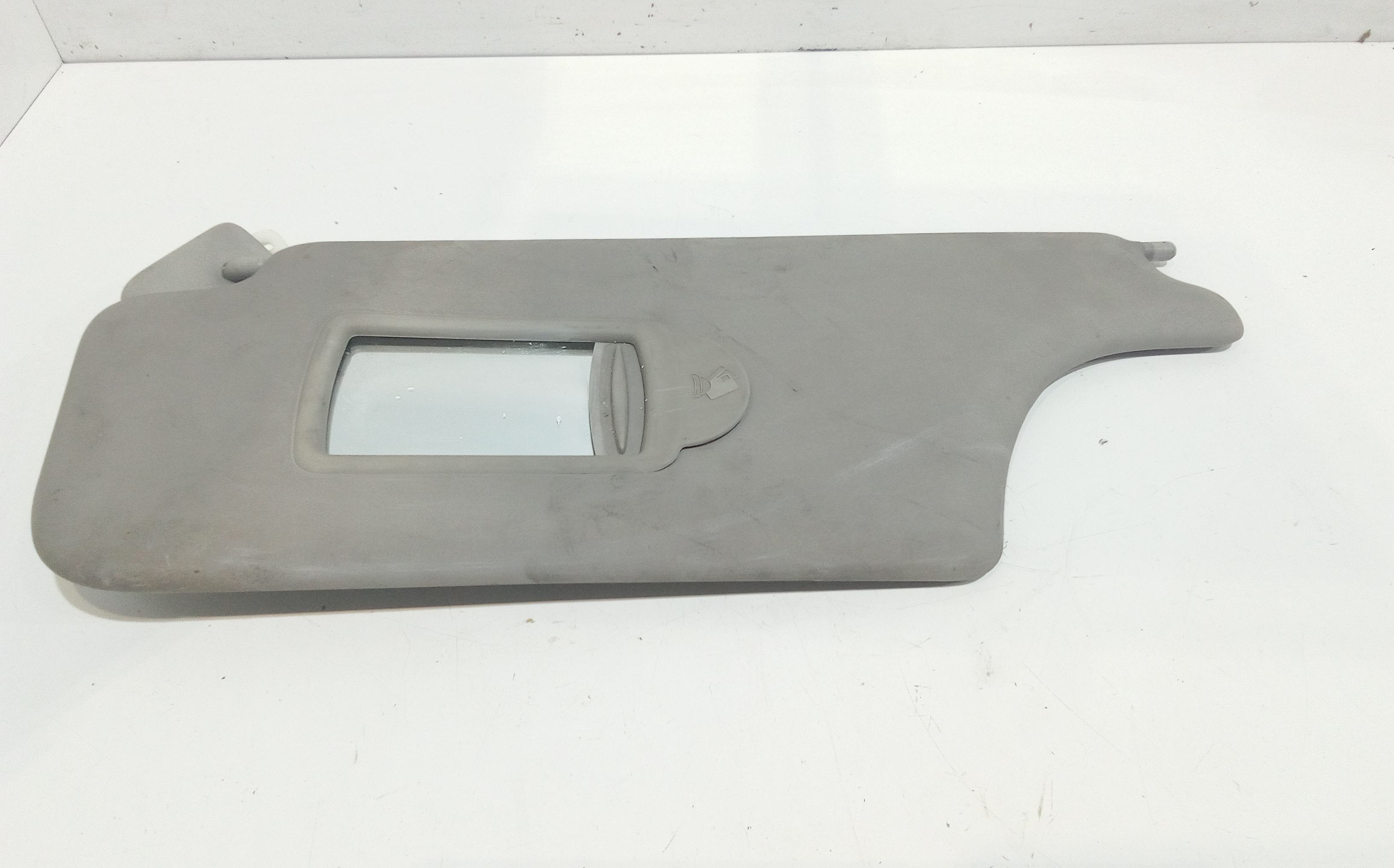 Aletta Parasole Parabrezza Sinistro 8200329035 Usato