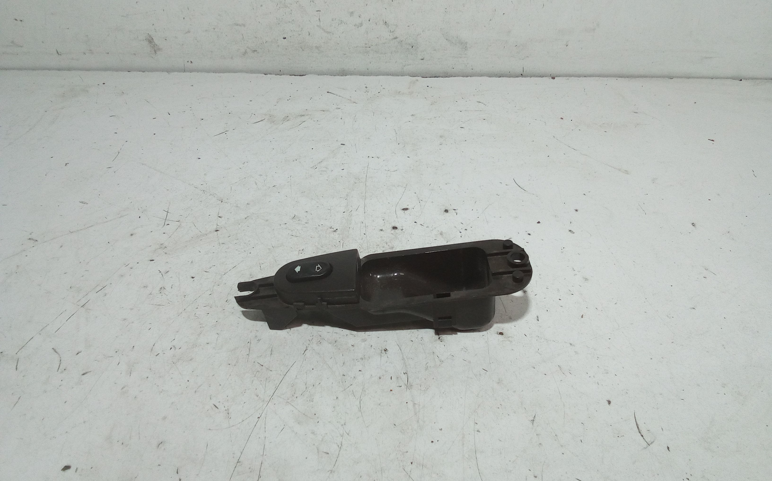 Interruttore Alzacristalli Porta Post. Destro Usato