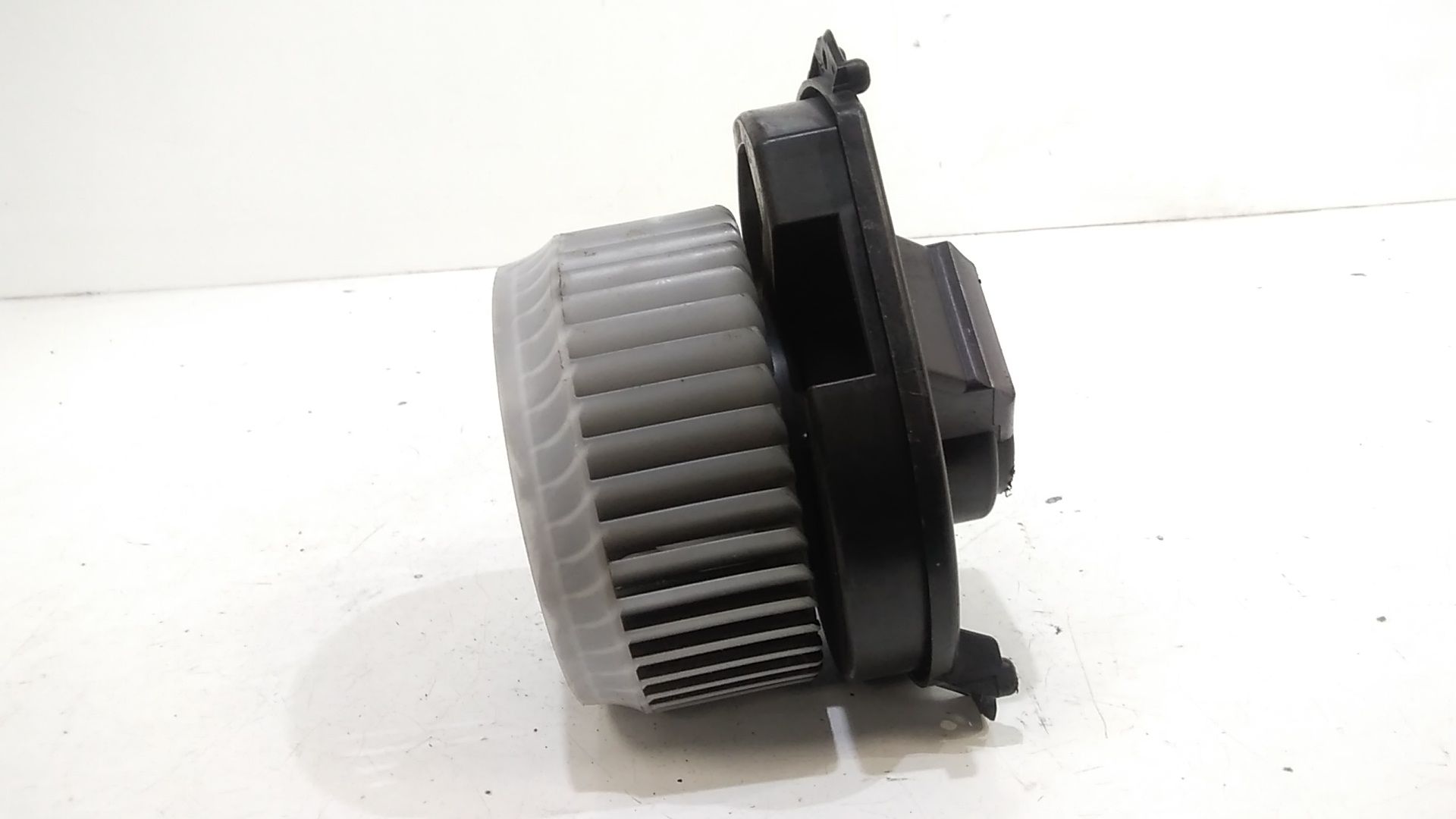 Motorino Ventilazione Abitacolo K68223053AD Usato