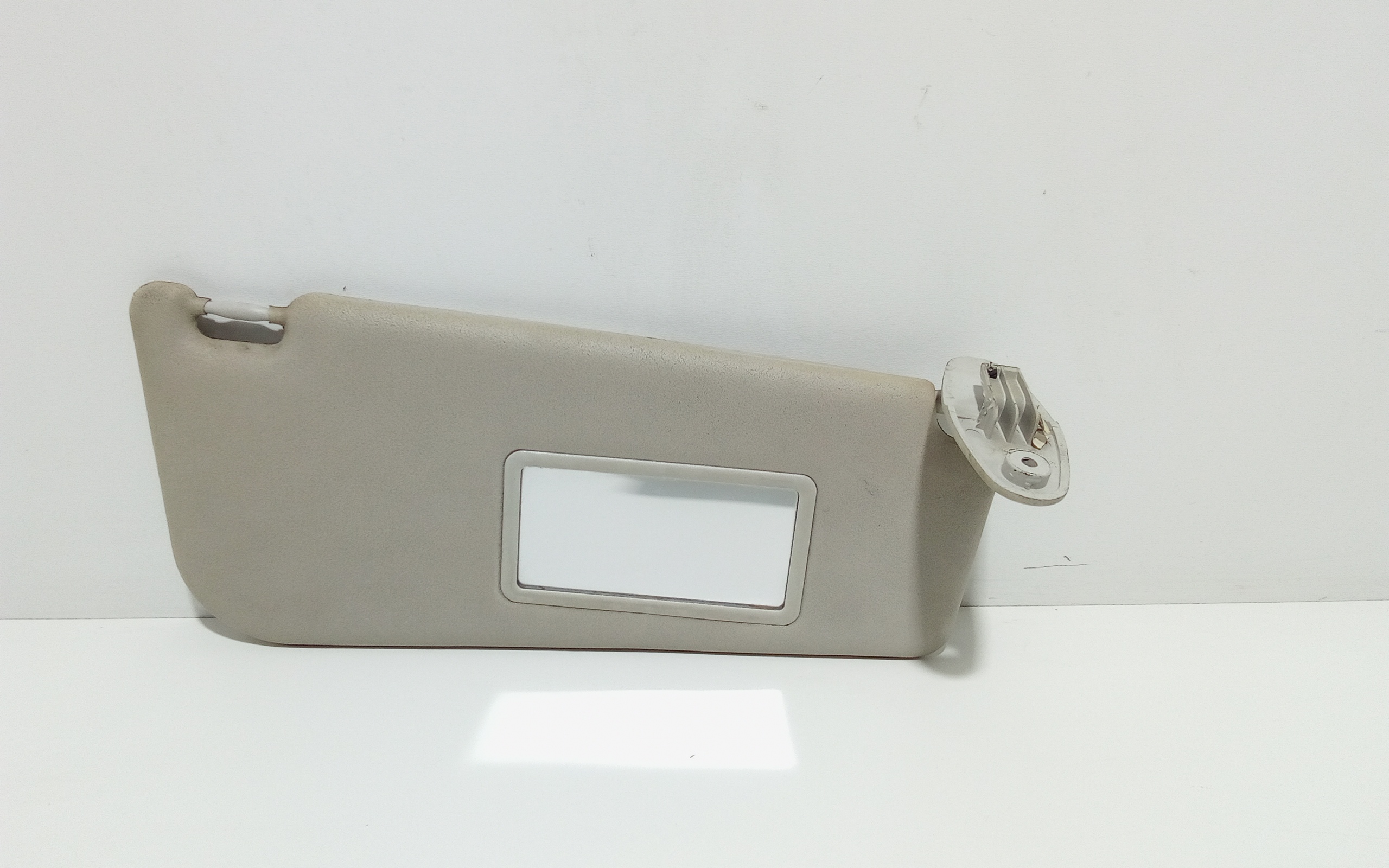 Aletta Parasole Parabrezza Destro 735367821 Usato