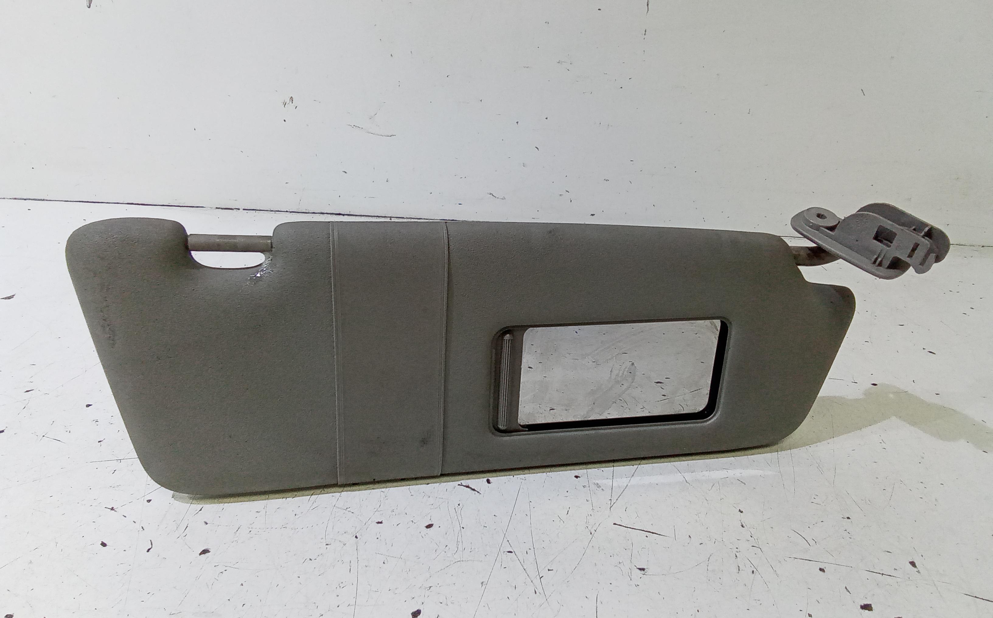 Aletta Parasole Parabrezza Destro 8E0857552H85P Usato