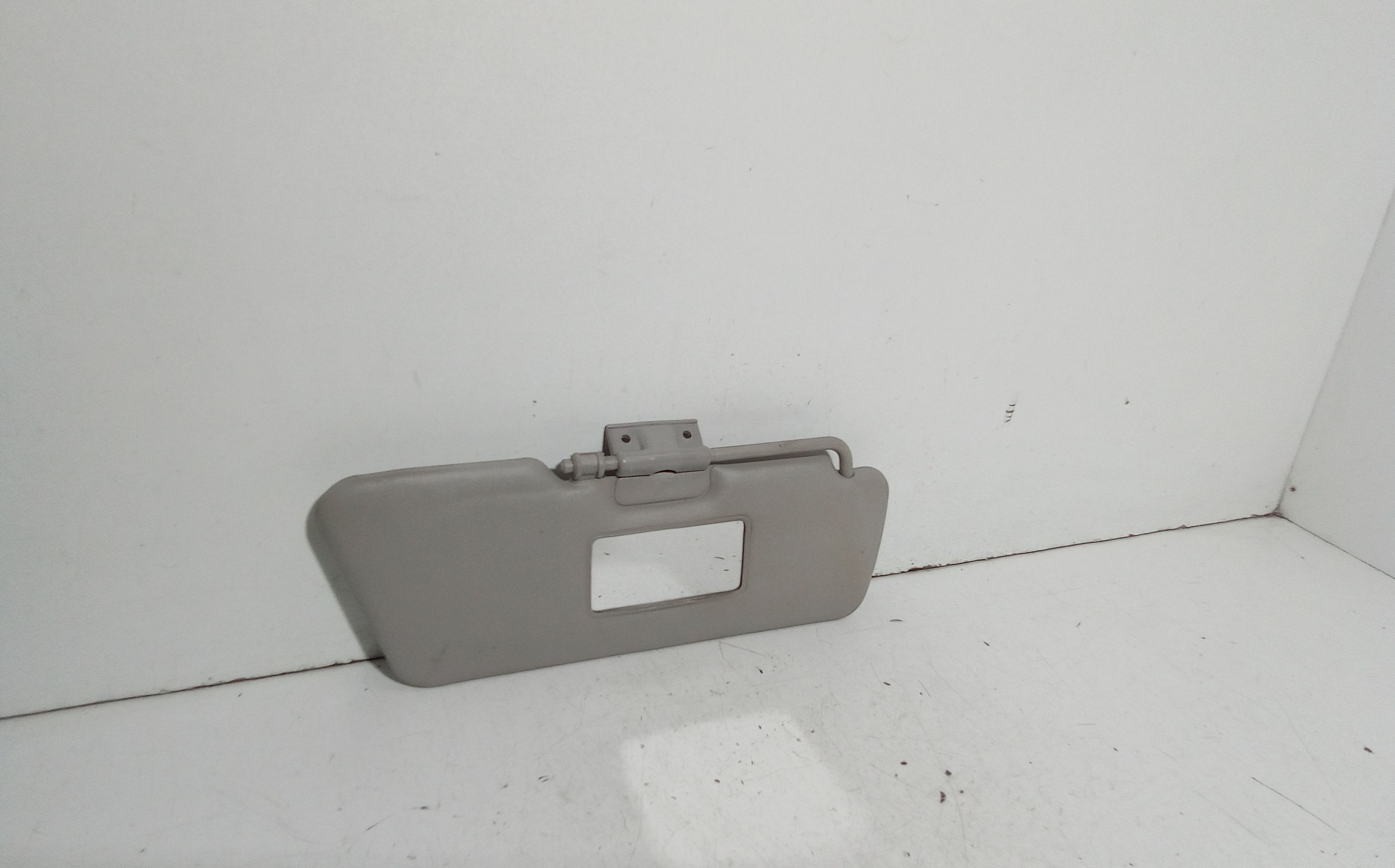 Aletta Parasole Parabrezza Destro 735244339 Usato