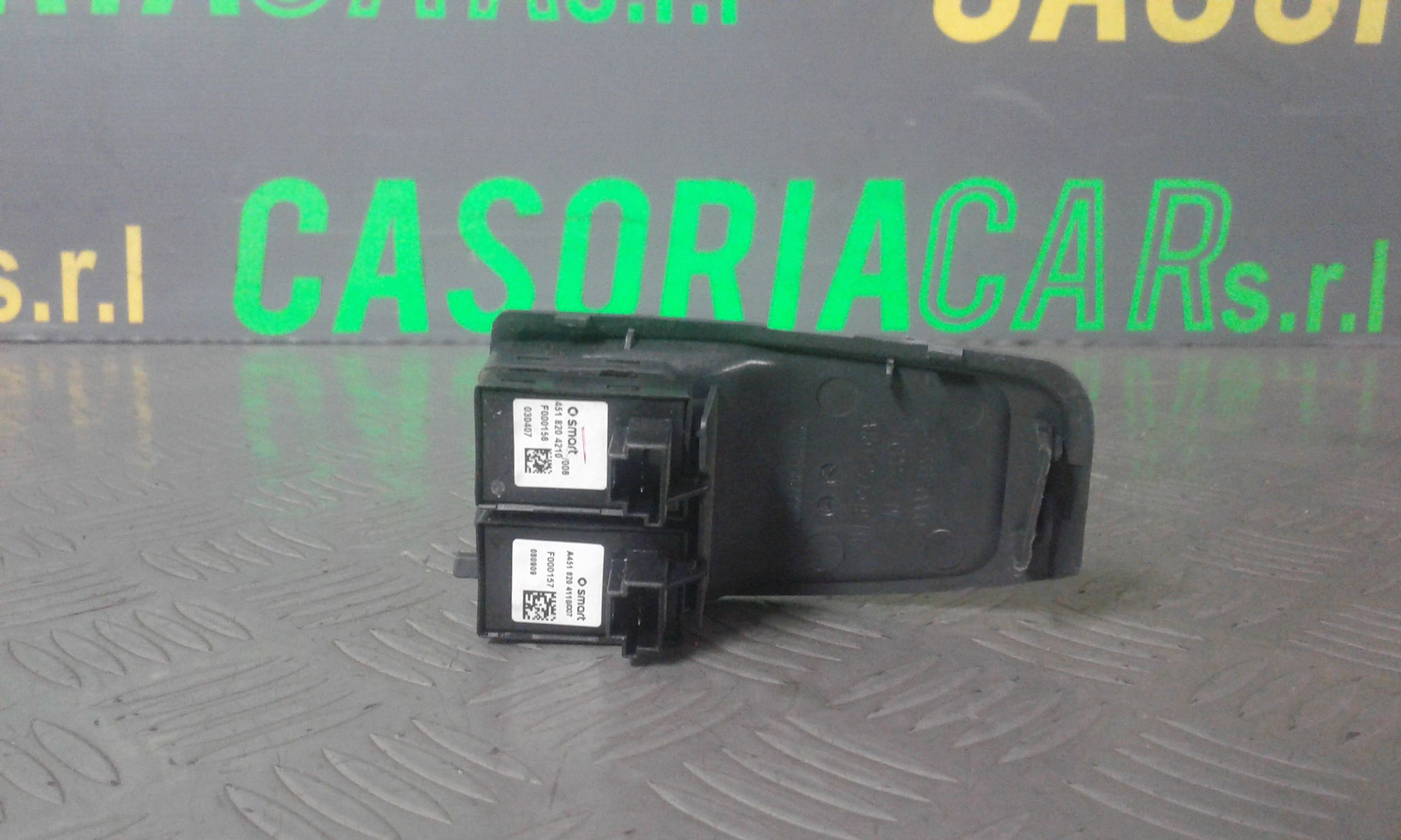 Interruttore Alzacristalli Porta Ant. Sinistro A4519051700 Usato