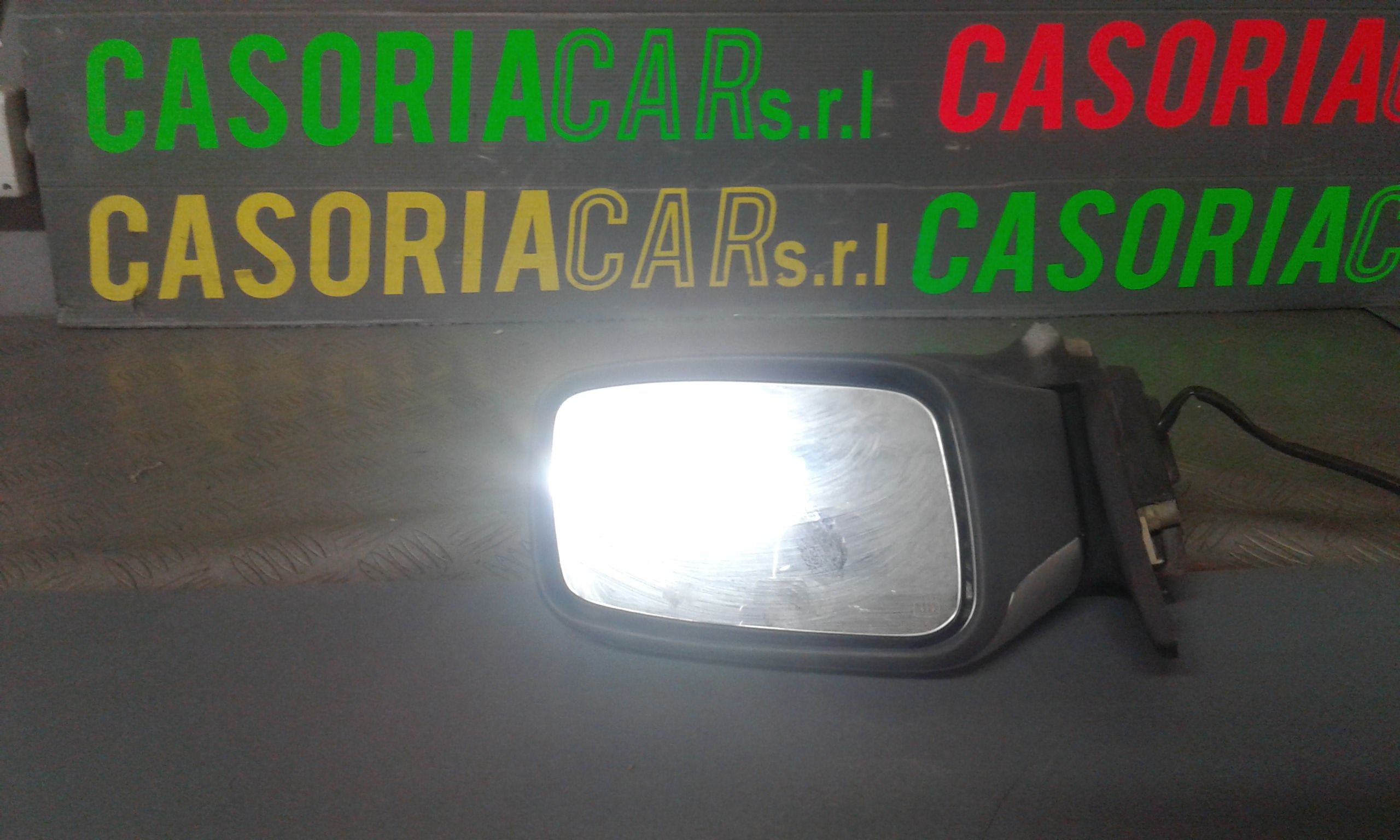 Retrovisore Est. Destro Usato