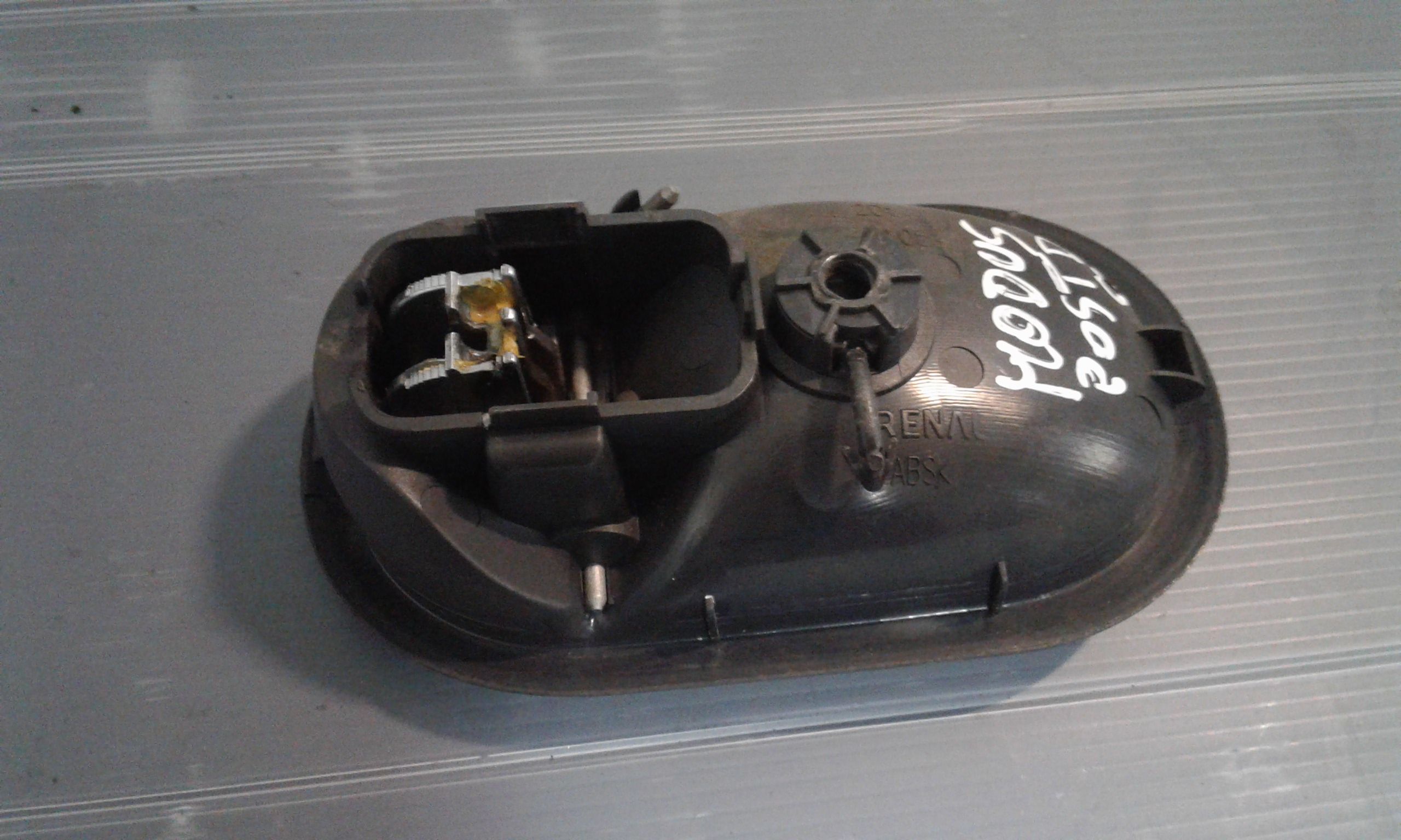 Maniglia Int. Apertura Porta Post. Destro 8200310580 Usato