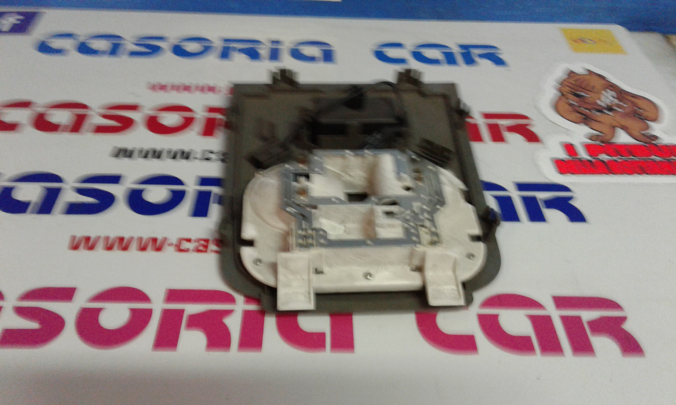 Luce Cortesia Ant. Tetto 264301390R Usato