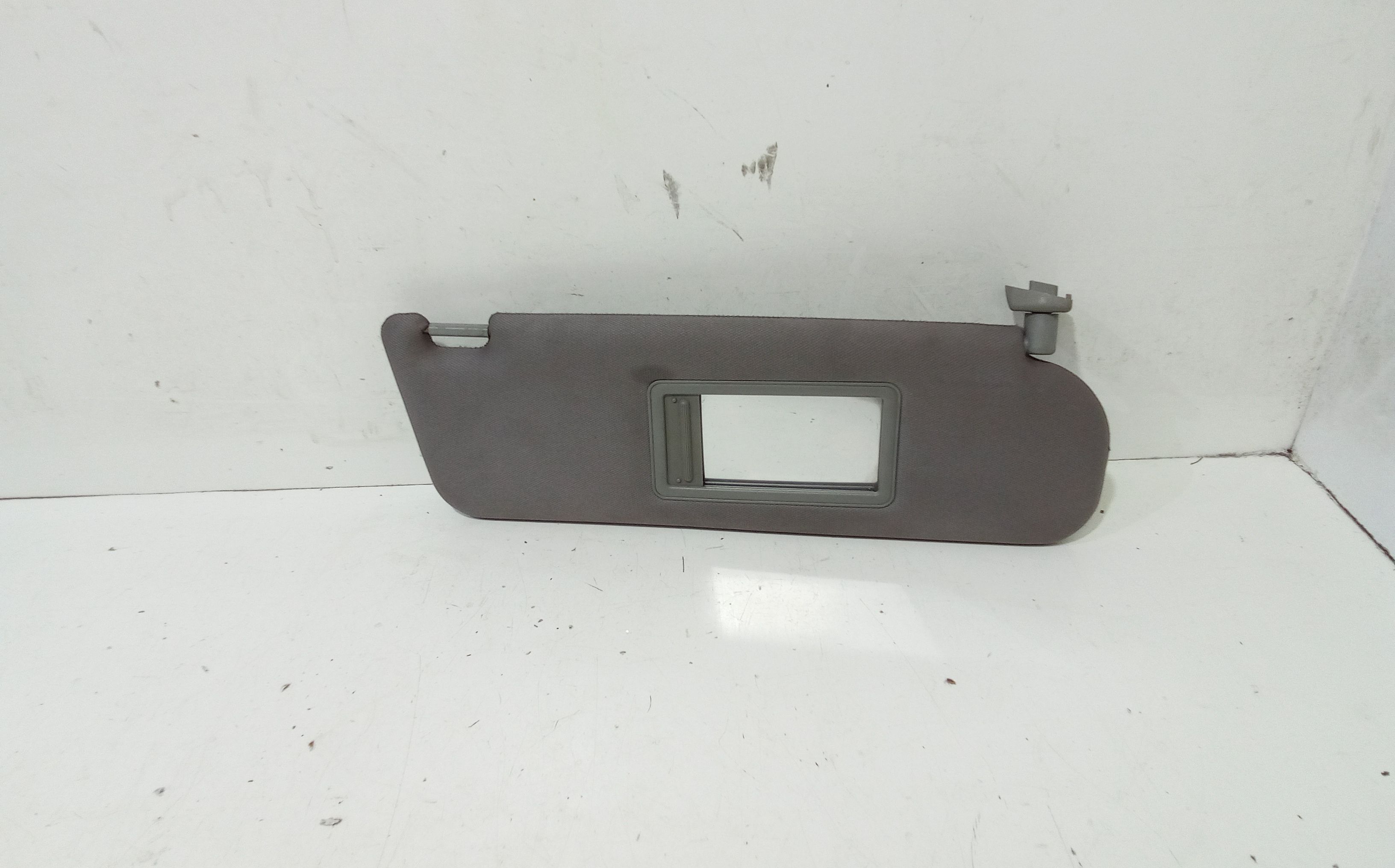 Aletta Parasole Parabrezza Destro 156038047 Usato