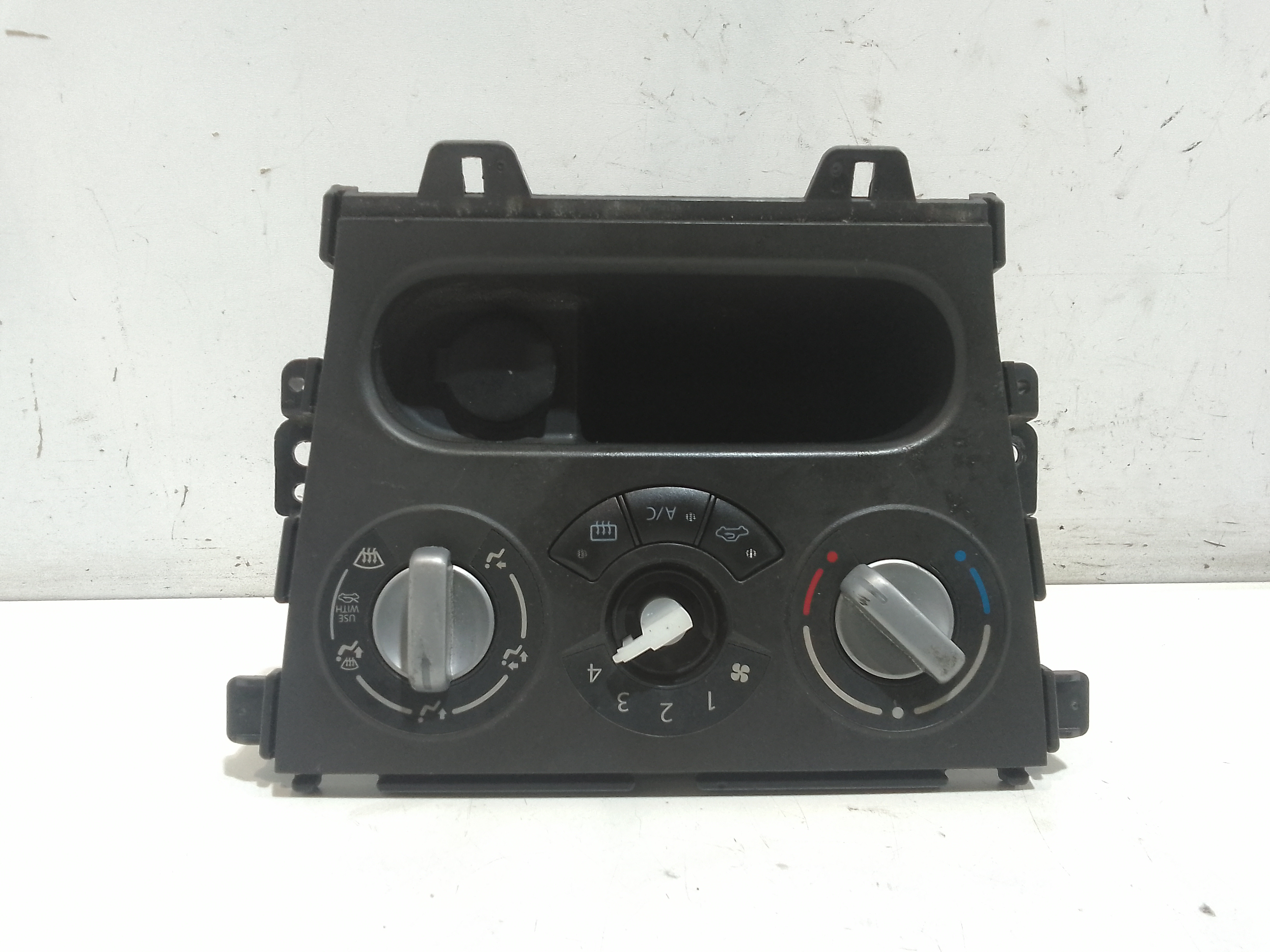 Blocco Comando Climatizzazione 93194675 Usato