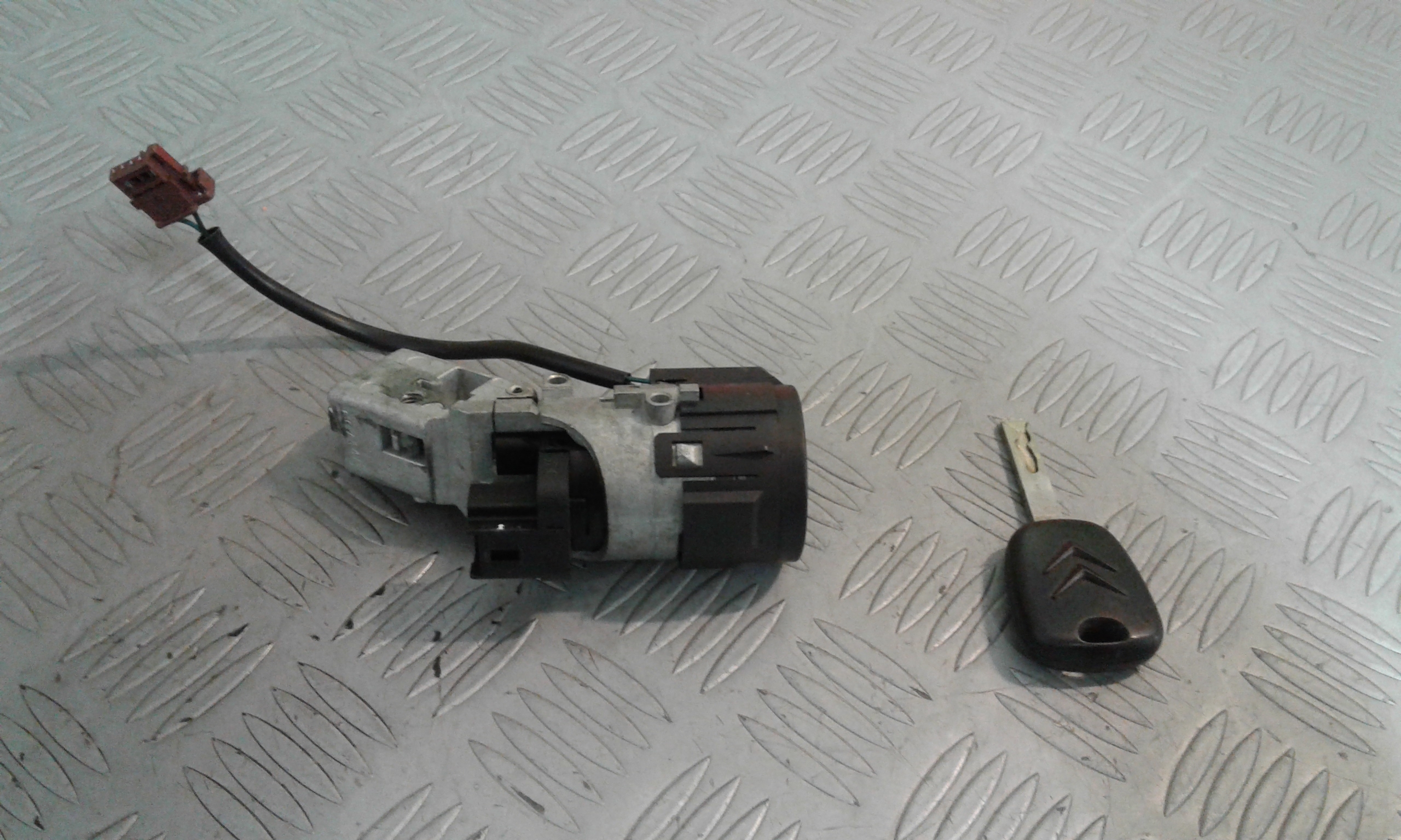 Commutatore Avviamento Con Cilindretti Serrature Usato