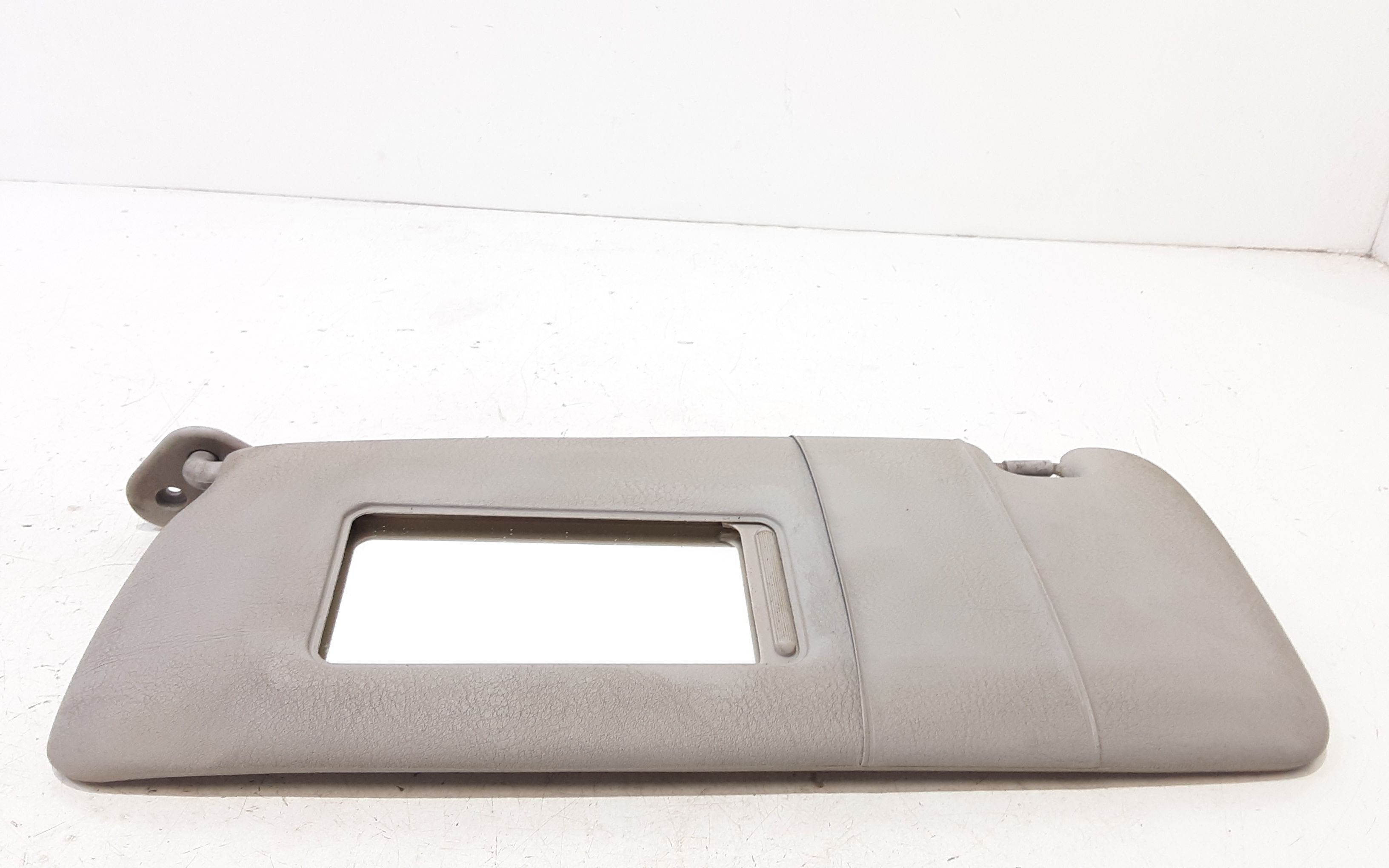 Aletta Parasole Parabrezza Sinistro 51162699047 Usato