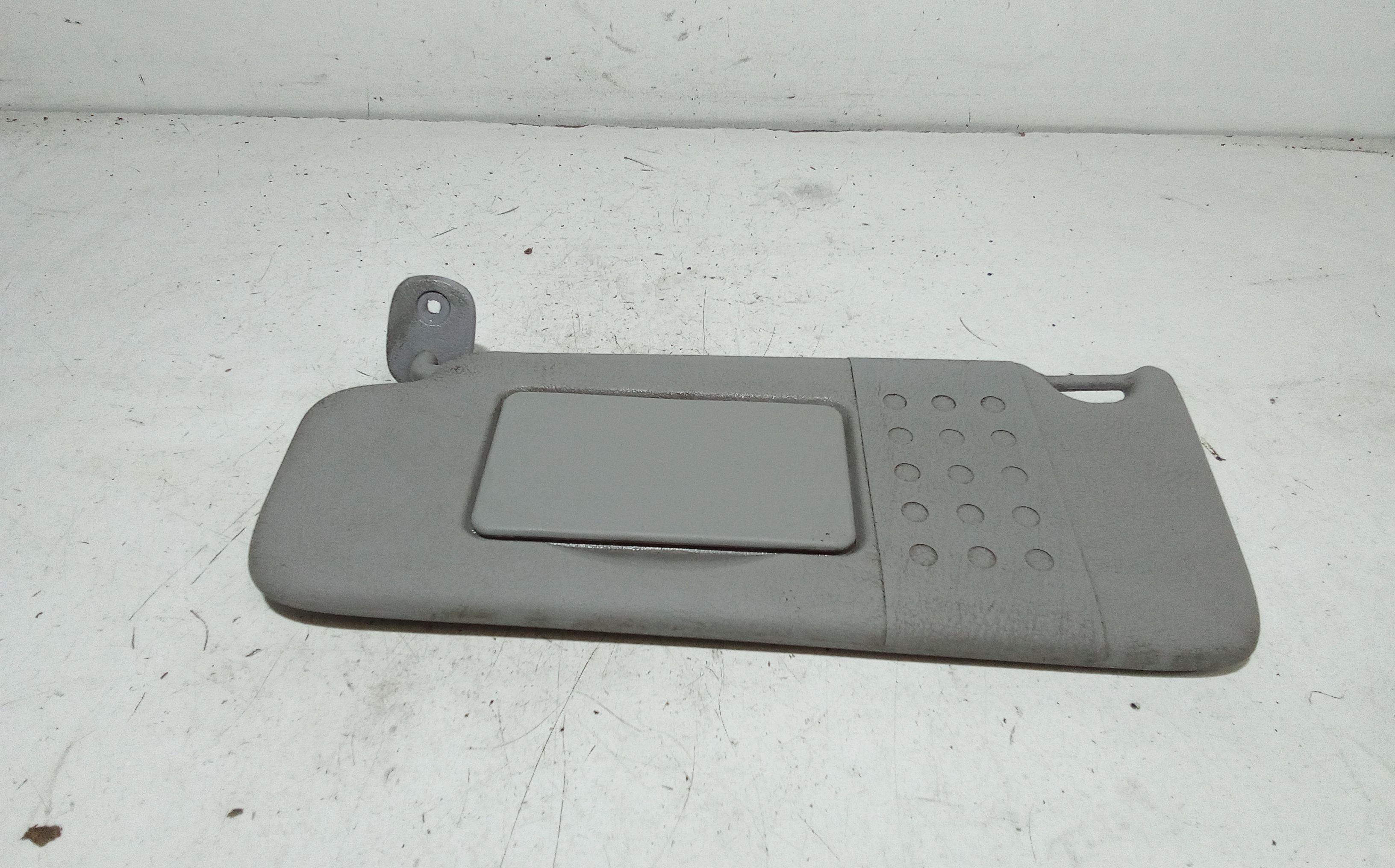 Aletta Parasole Parabrezza Sinistro 8200249085 Usato