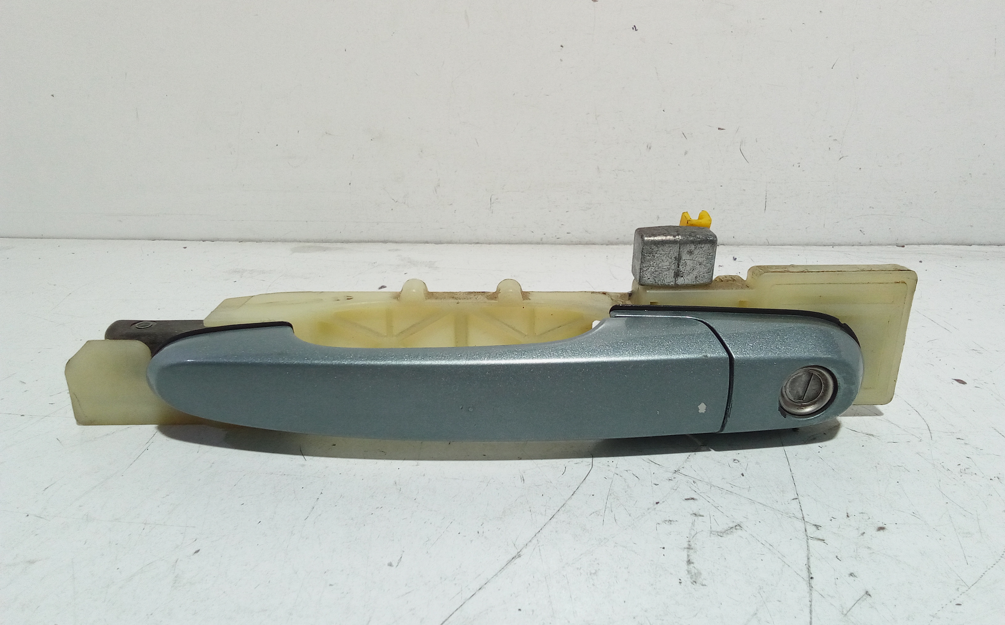 Maniglia Porta Ant. Sinistro 826502E000 Usato