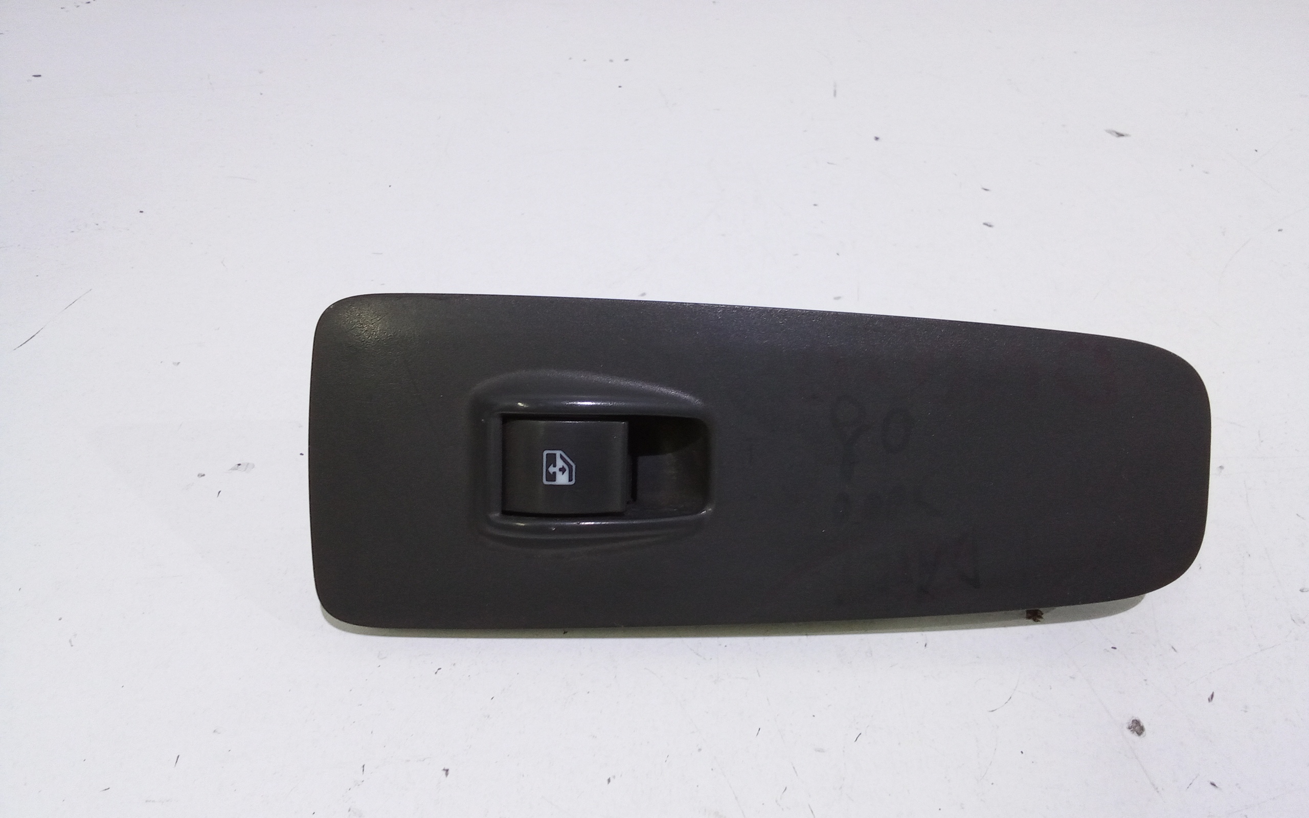 Interruttore Alzacristalli Porta Ant. Destro Usato