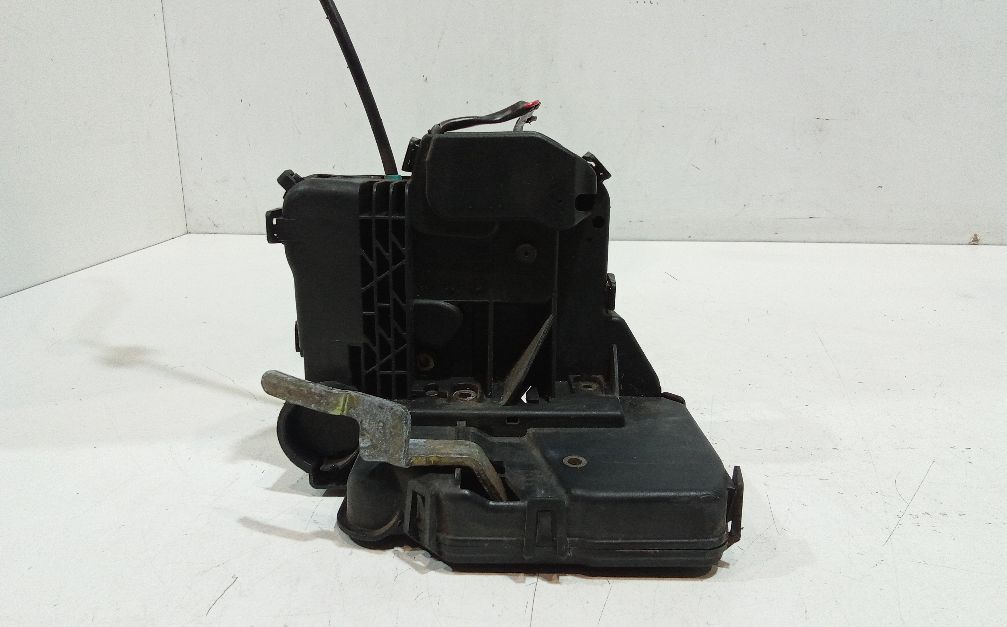 Serratura Porta Ant. Destro A2037200435 Usato