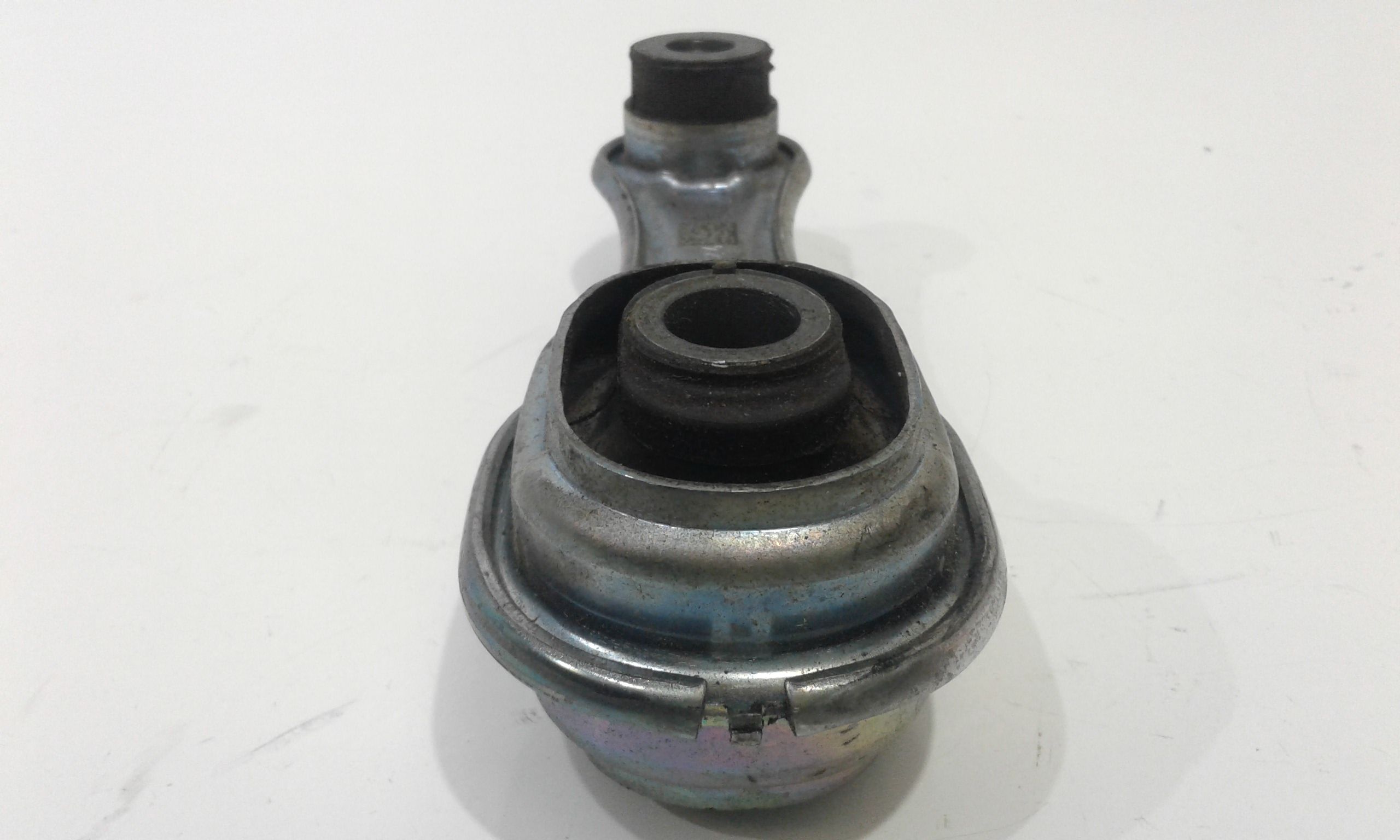 Piastra Alloggiamento Supporto Motore (Con Eventuale Bielletta O Tirante Associato) Usato