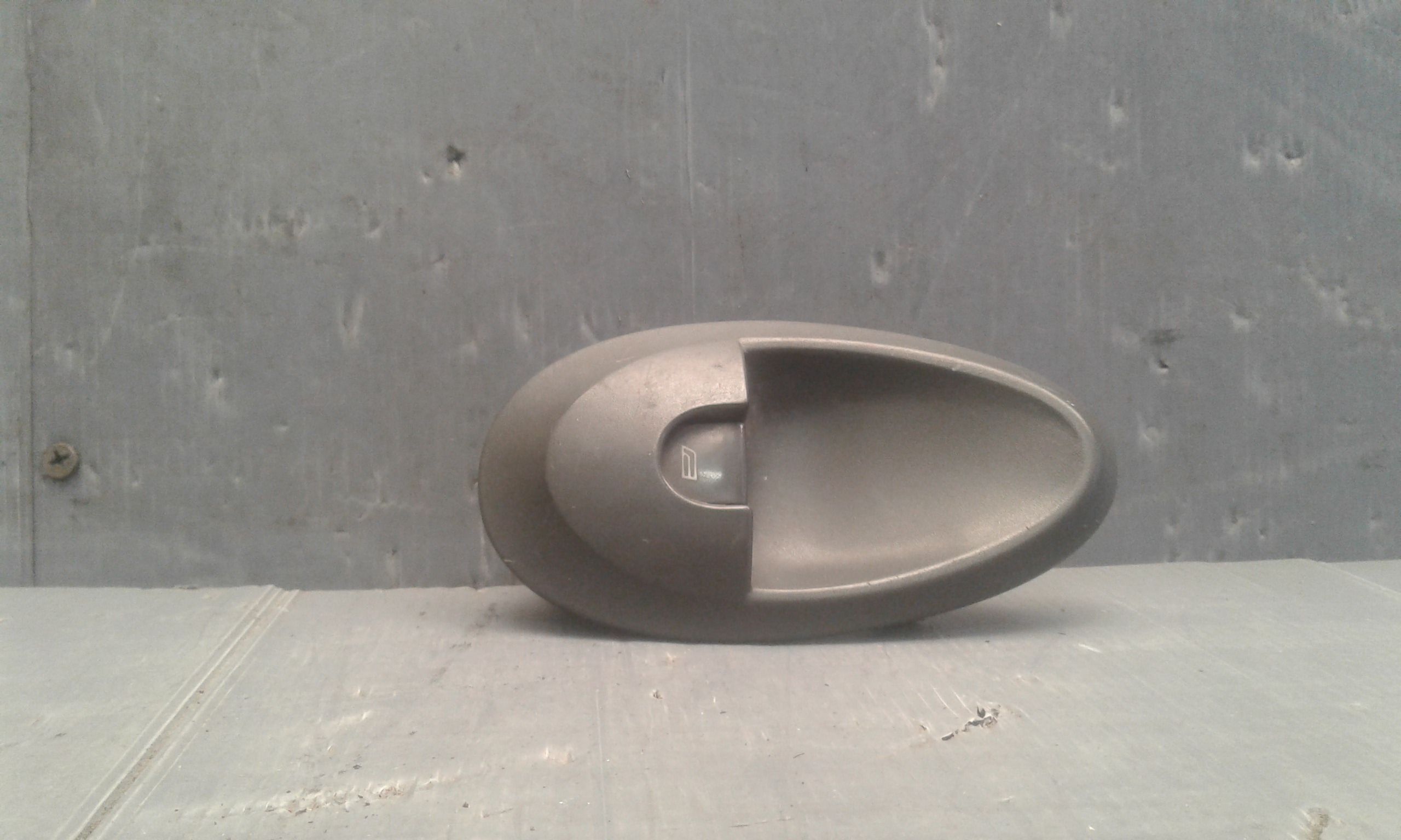 Interruttore Alzacristalli Porta Ant. Destro Usato