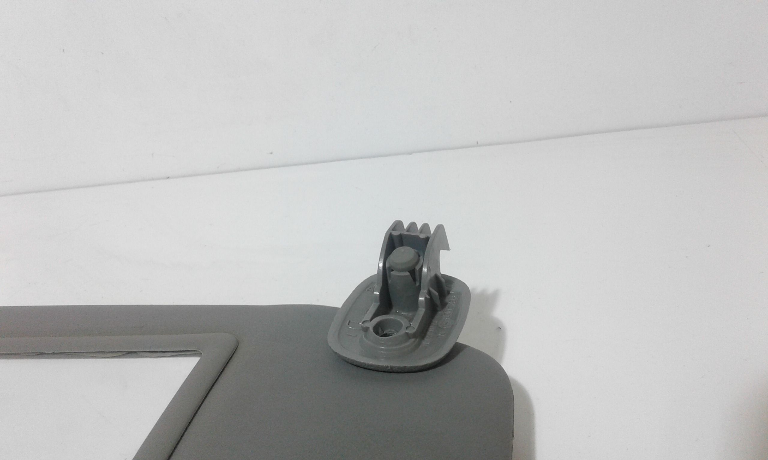 Aletta Parasole Parabrezza Destro 8200240038 Usato