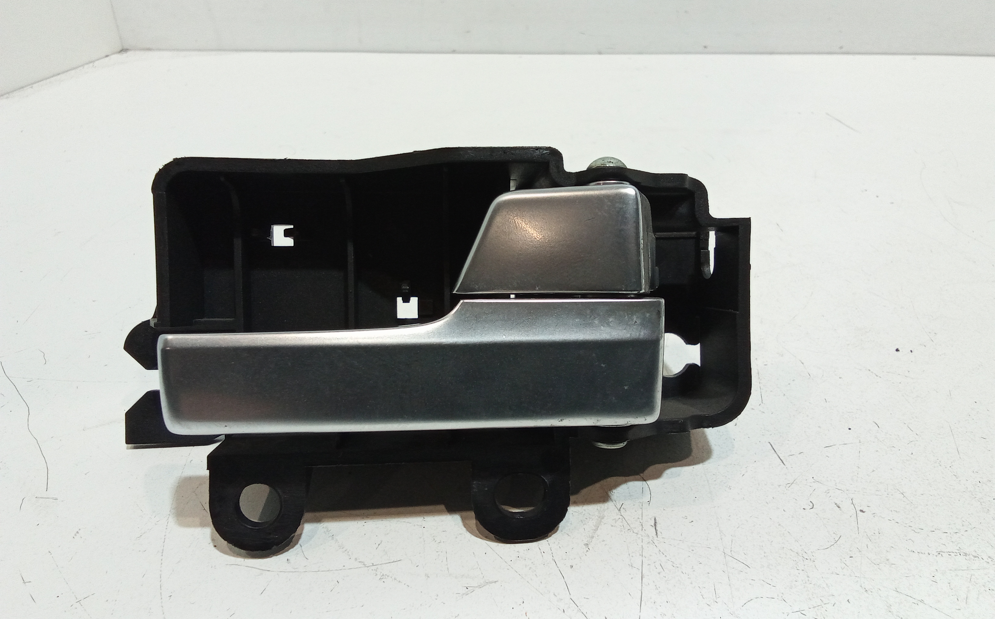 Maniglia Int. Apertura Porta Post. Destro 1470111 Usato