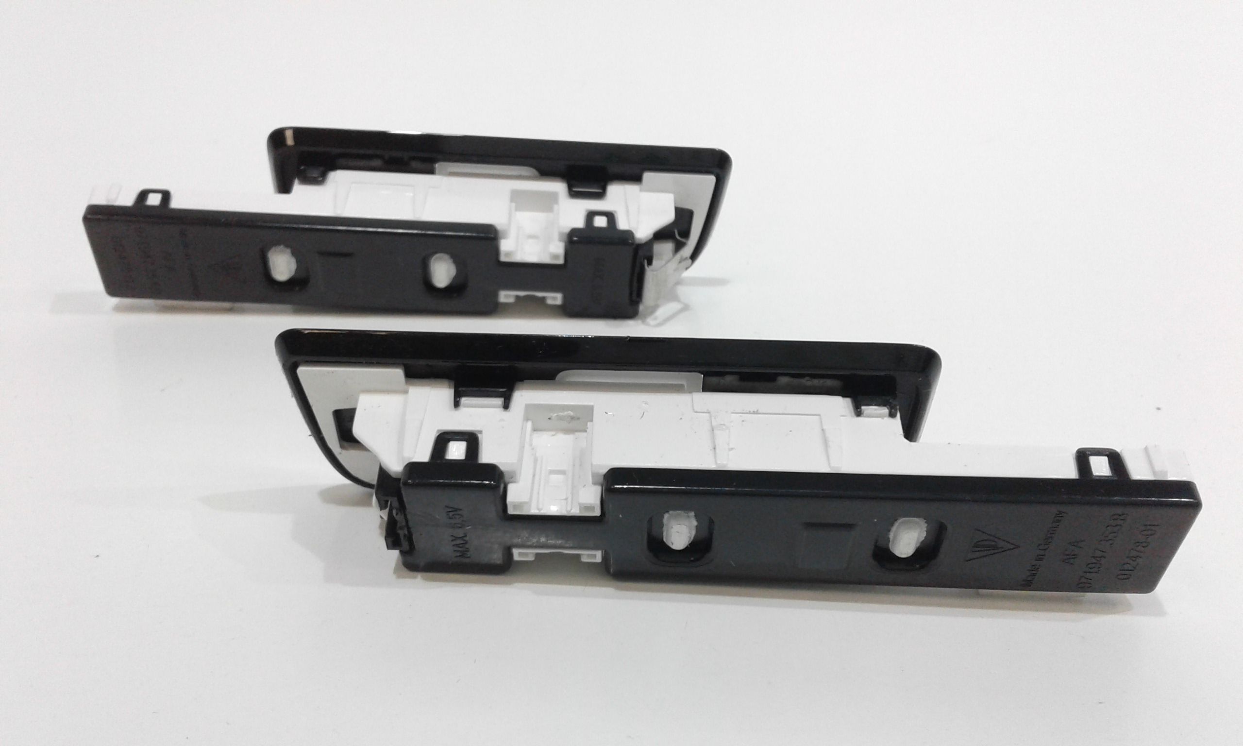 Luce Cortesia Ant. Tetto 9Y0947135GTHTO Usato