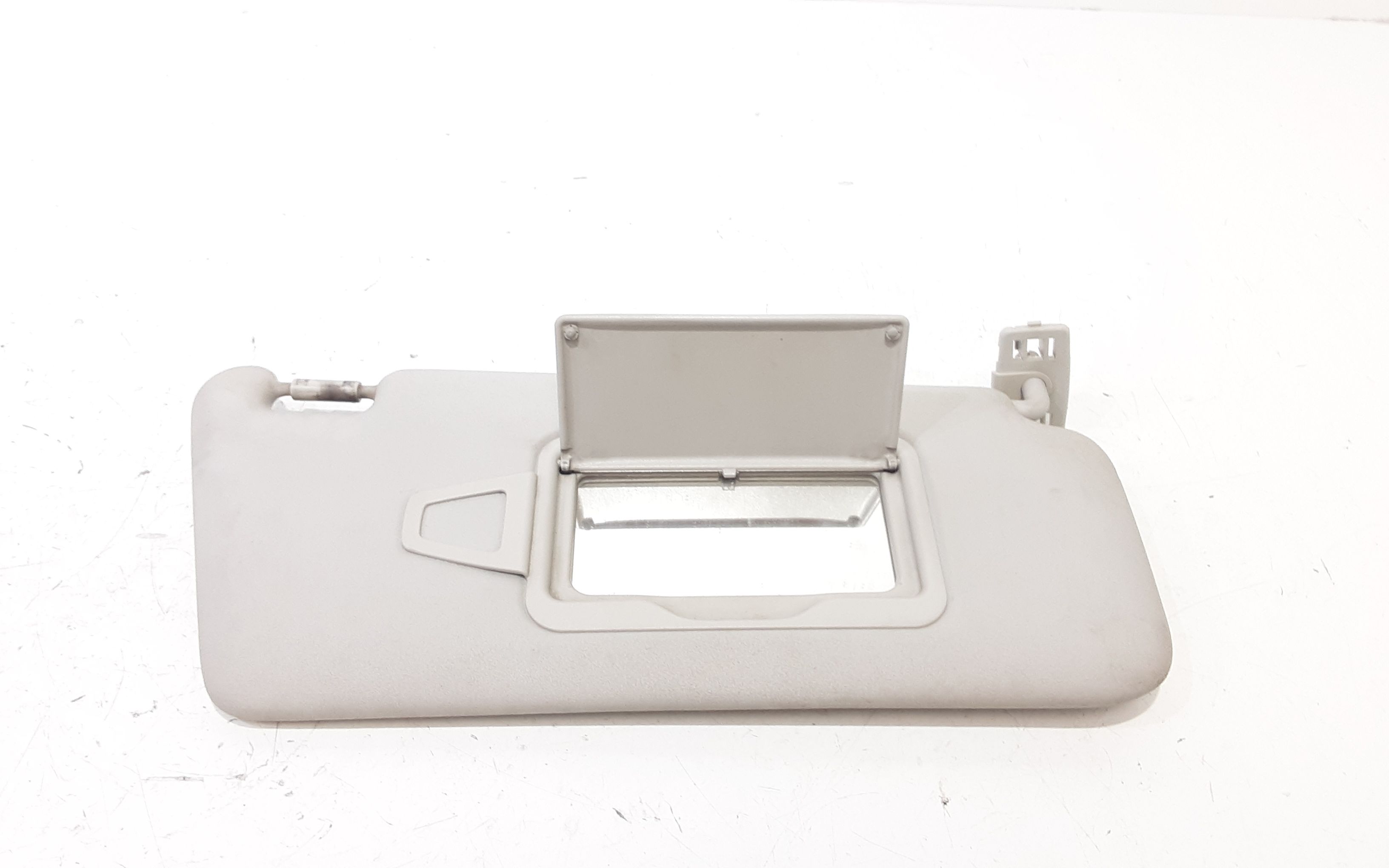 Aletta Parasole Parabrezza Destro A16981002107H48 Usato