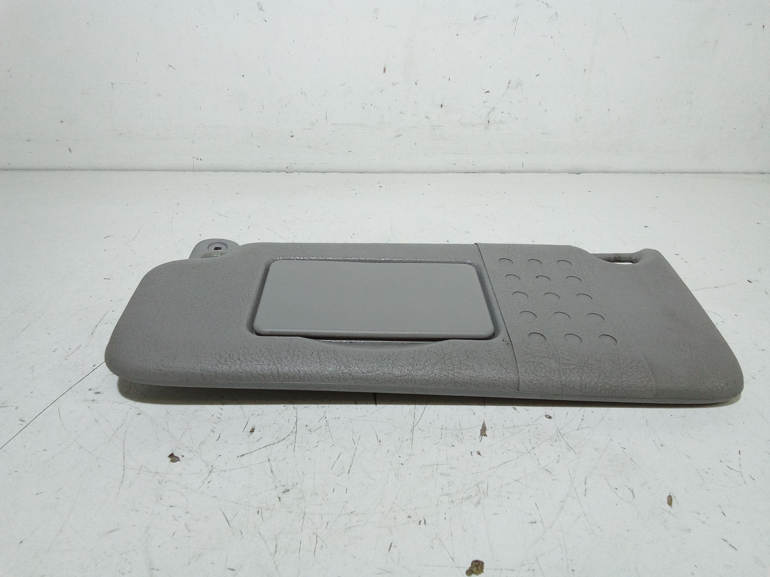 Aletta Parasole Parabrezza Sinistro 8200249085 Usato