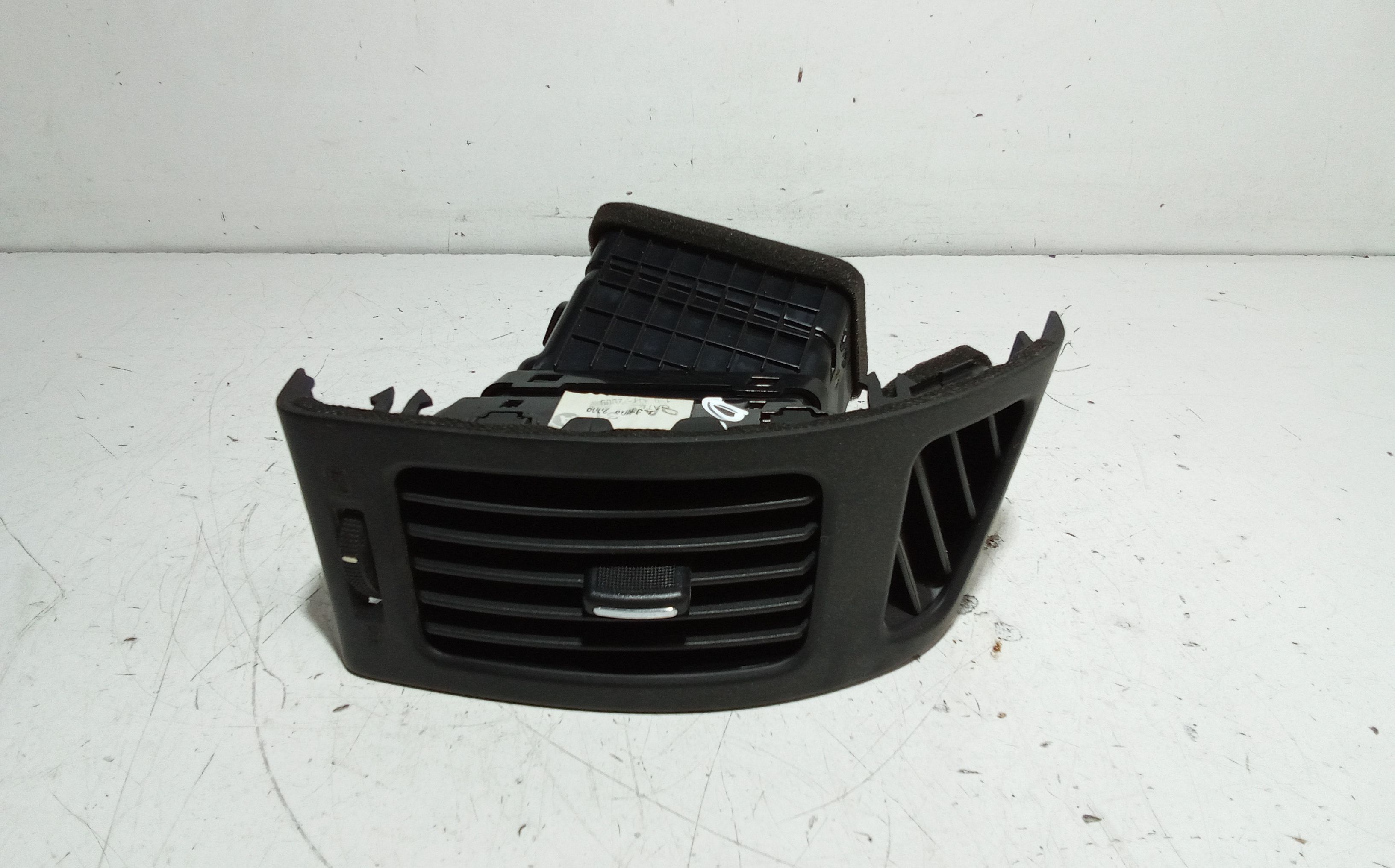 Condotto Aria Bocchette Lat. Cruscotto Destro 973902H000 Usato