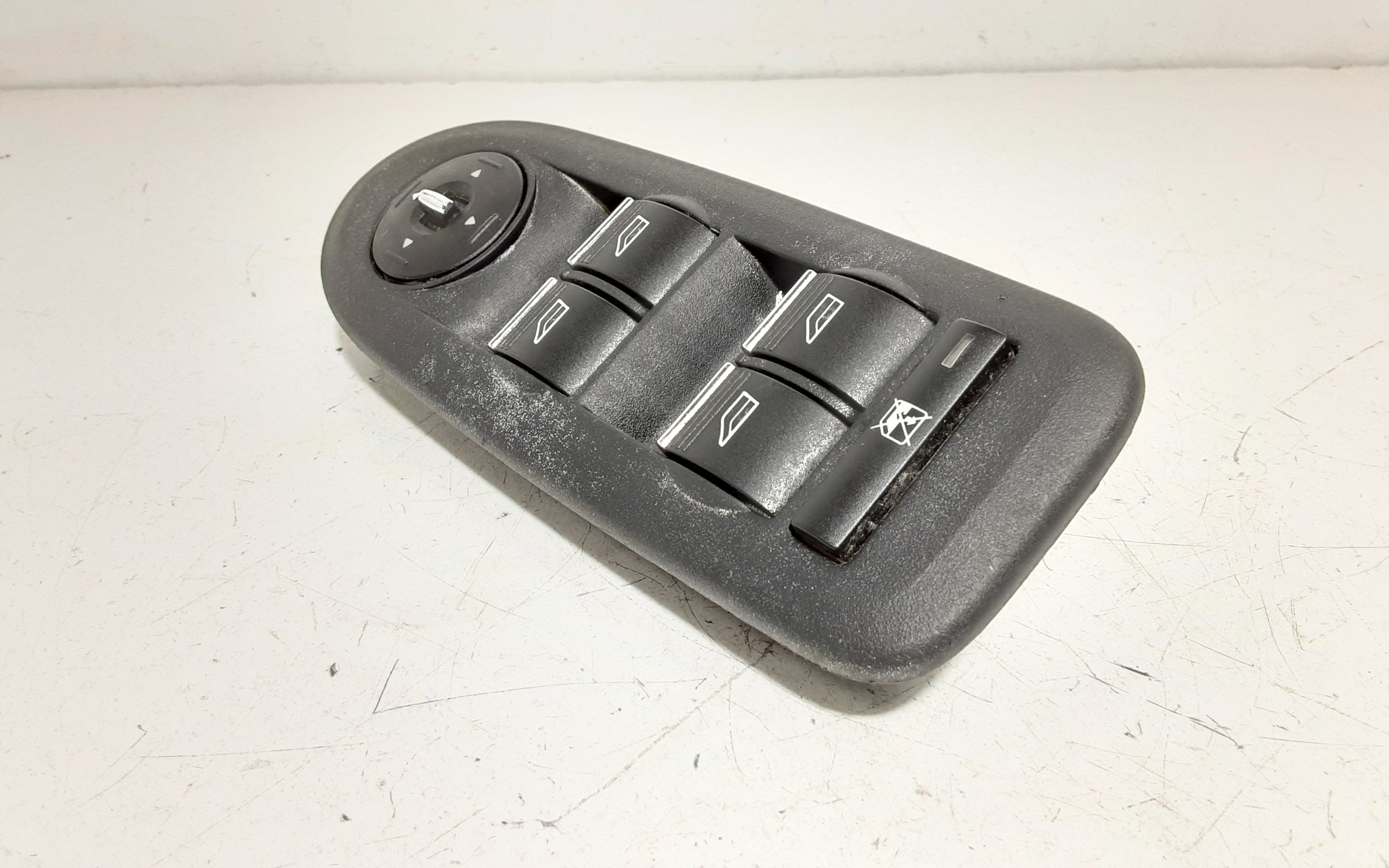 Interruttore Alzacristalli Porta Ant. Sinistro Usato