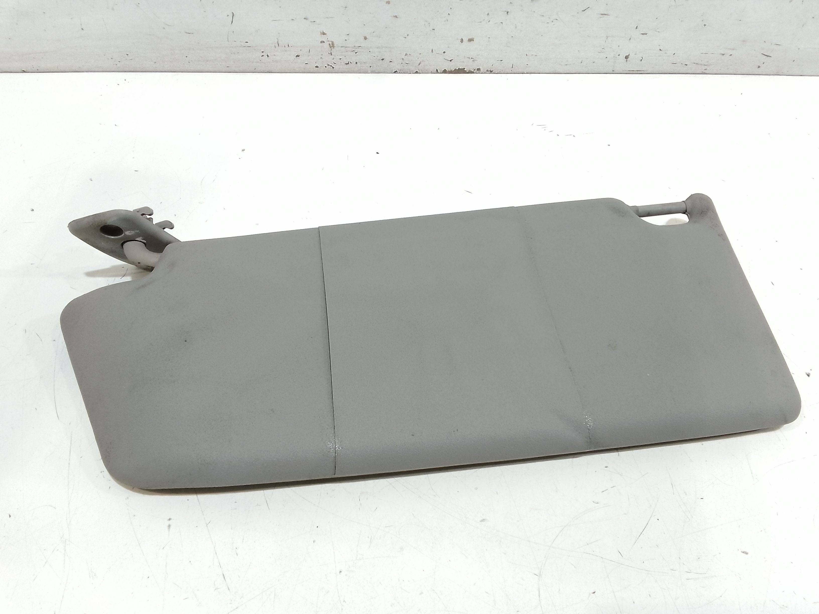 Aletta Parasole Parabrezza Sinistro 13113042 Usato