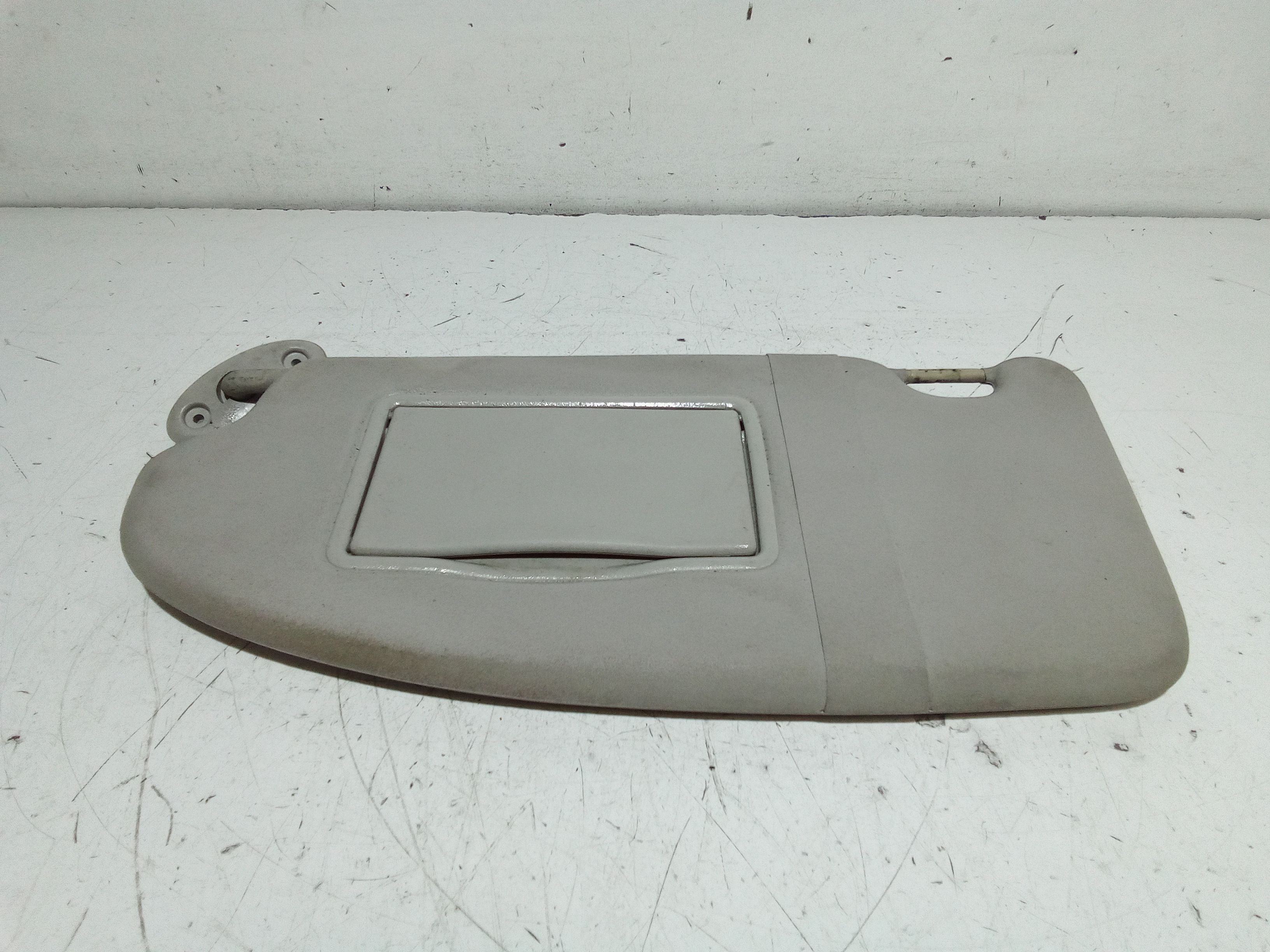 Aletta Parasole Parabrezza Sinistro 1700319 Usato