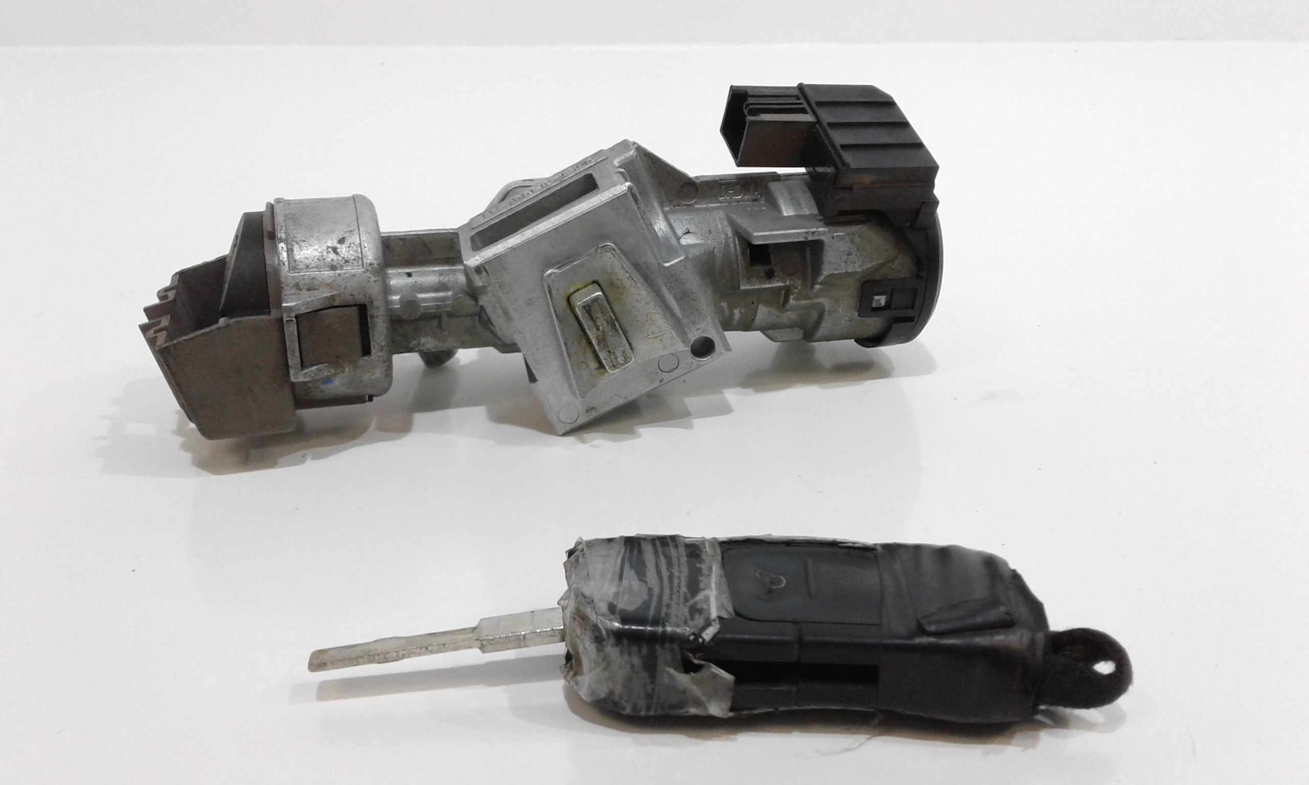 Commutatore Avviamento Con Cilindretti Serrature Usato