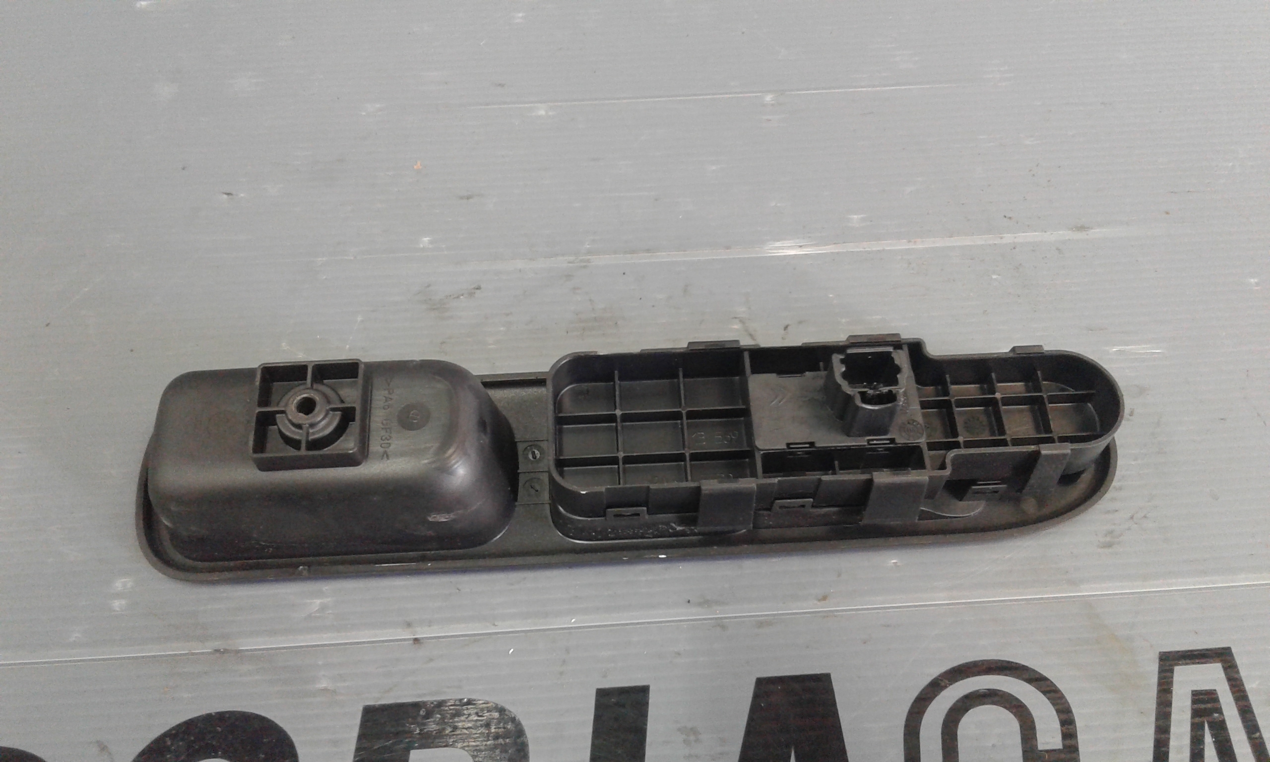 Interruttore Alzacristalli Porta Ant. Destro Usato