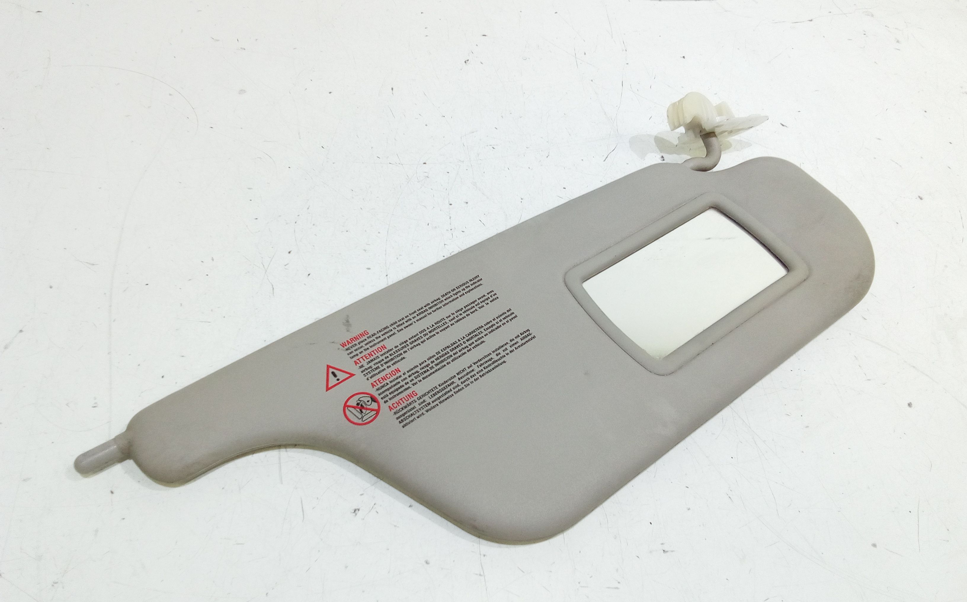 Aletta Parasole Parabrezza Destro 8200294229 Usato