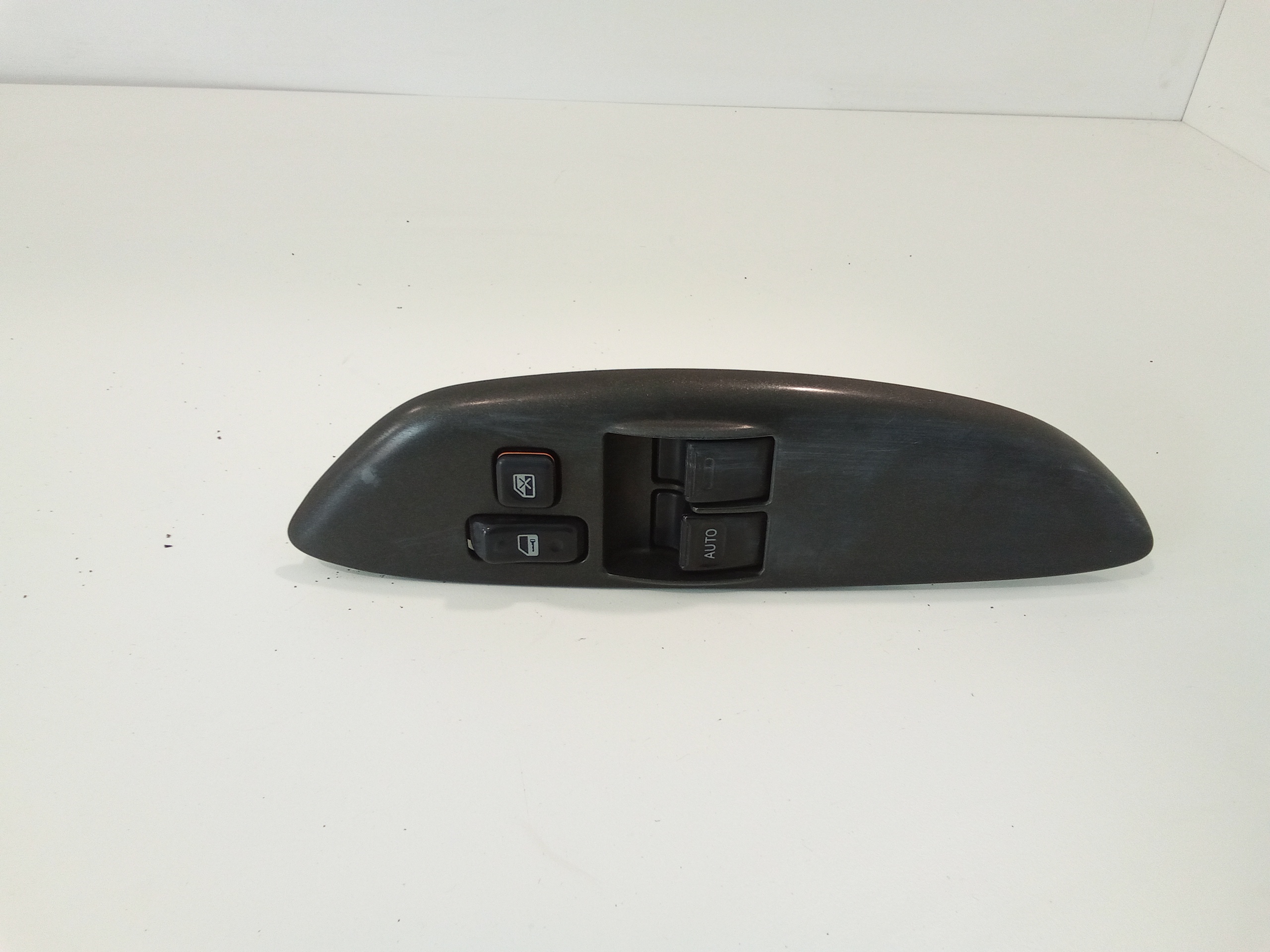 Interruttore Alzacristalli Porta Ant. Sinistro 848200D040 Usato