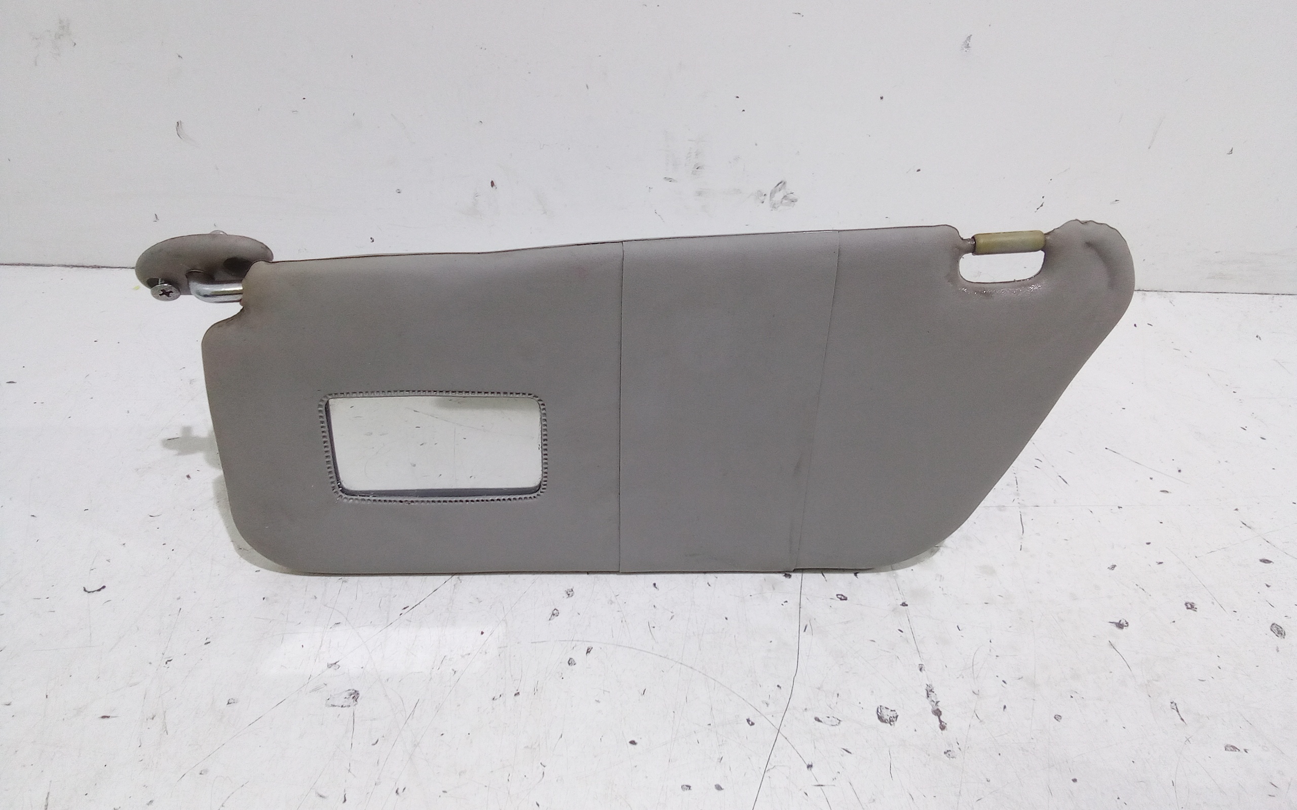 Aletta Parasole Parabrezza Sinistro 96279932 Usato