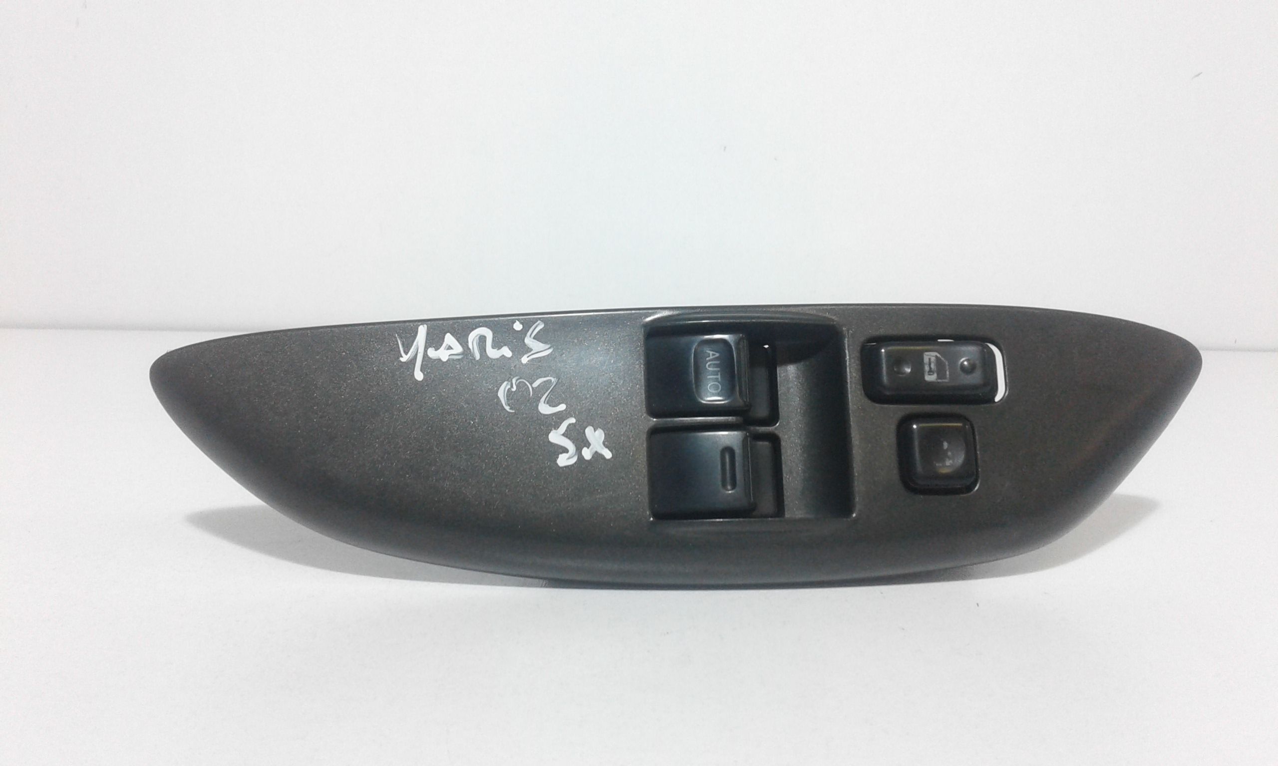 Interruttore Alzacristalli Porta Ant. Sinistro 8482010100 Usato