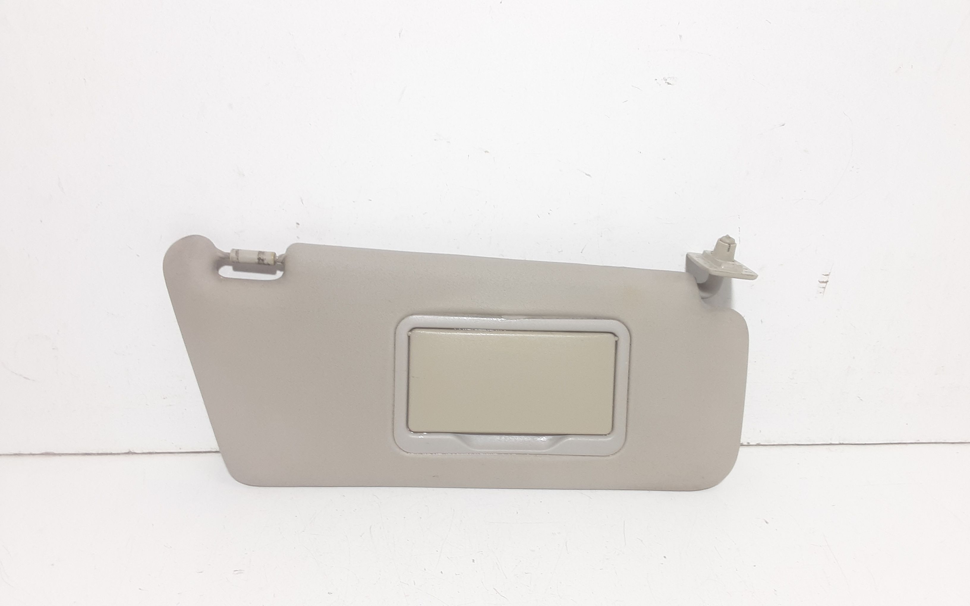 Aletta Parasole Parabrezza Destro A1688100410 Usato