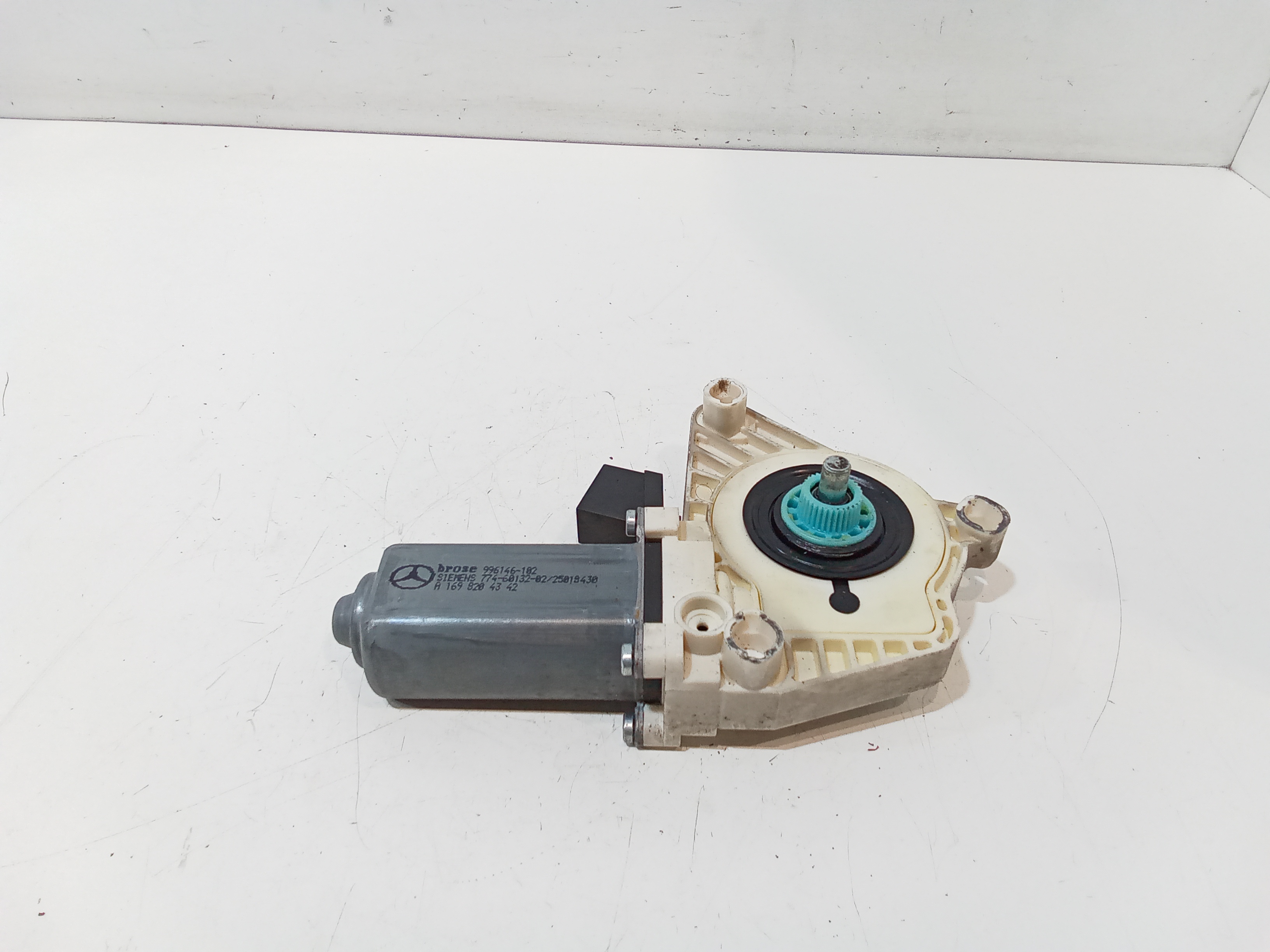 Motorino Alzacristallo Porta Ant. Sinistro A1698204142 Usato