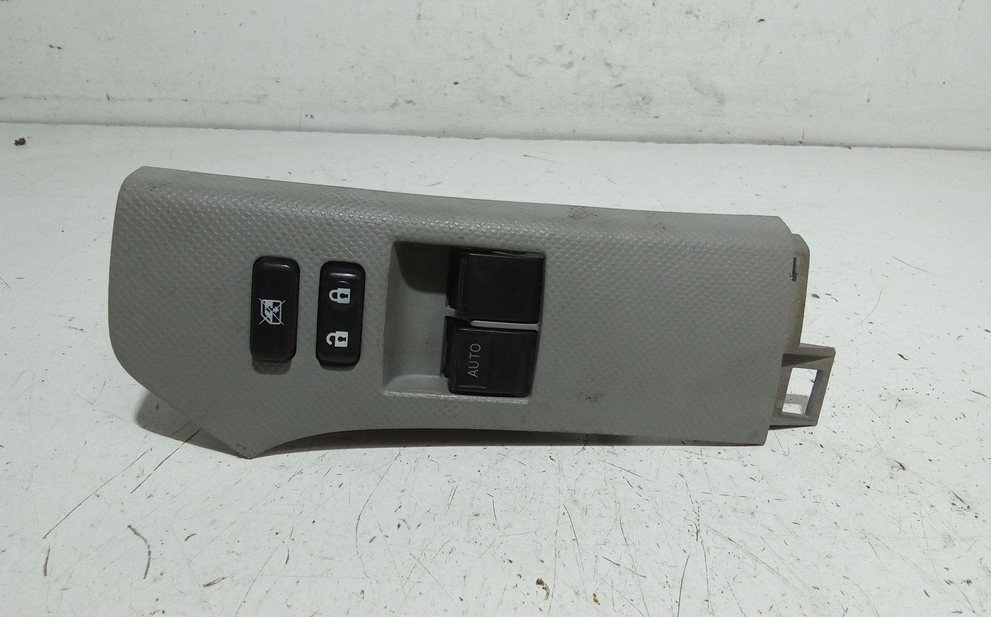 Interruttore Alzacristalli Porta Ant. Sinistro Usato