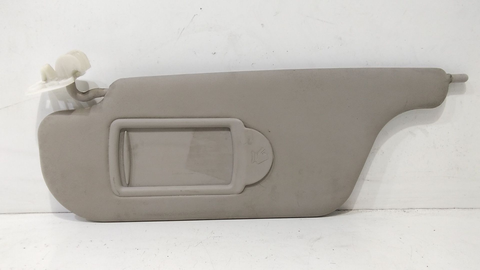 Aletta Parasole Parabrezza Sinistro 8200294234 Usato