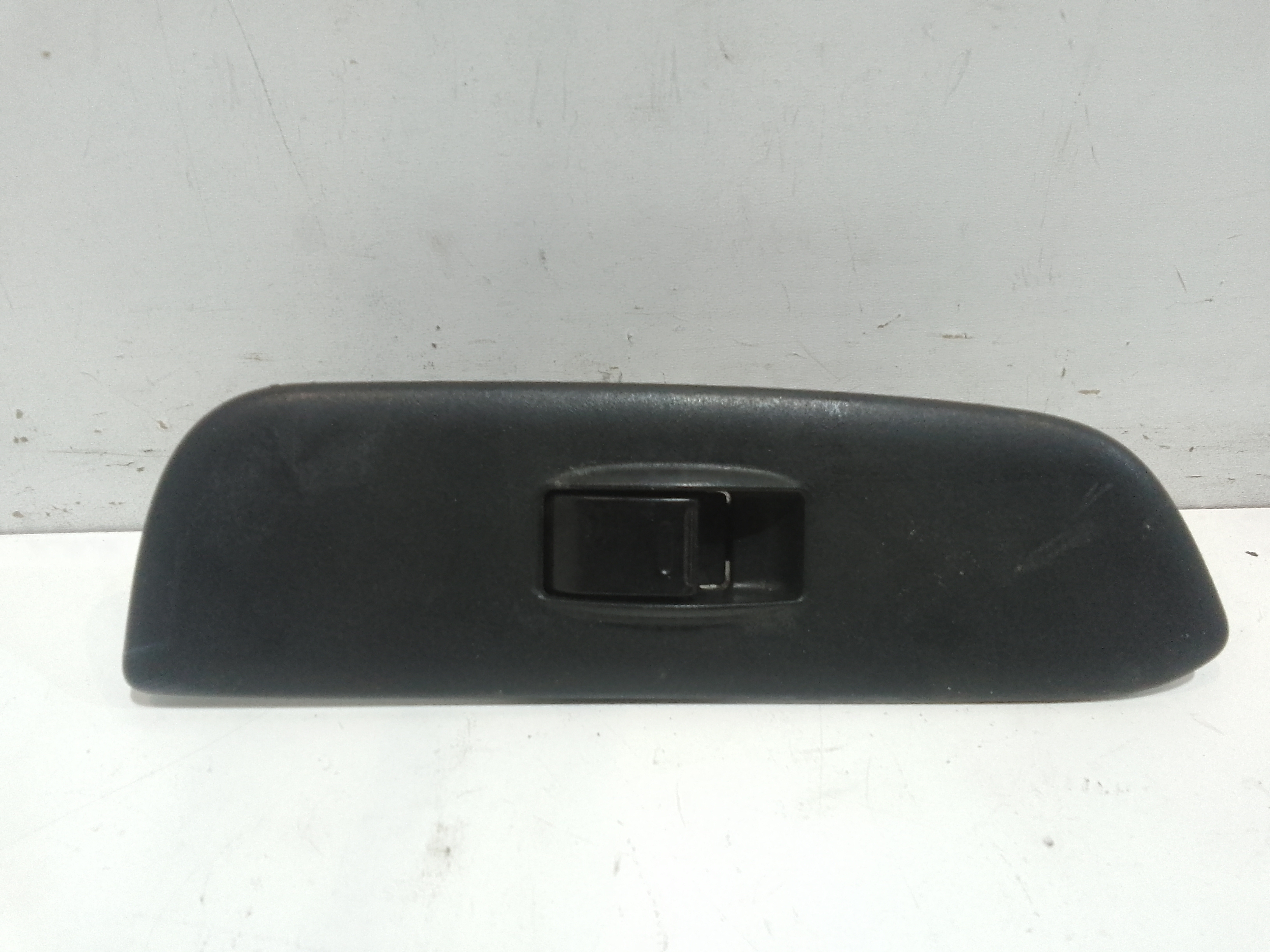 Interruttore Alzacristalli Porta Ant. Destro Usato