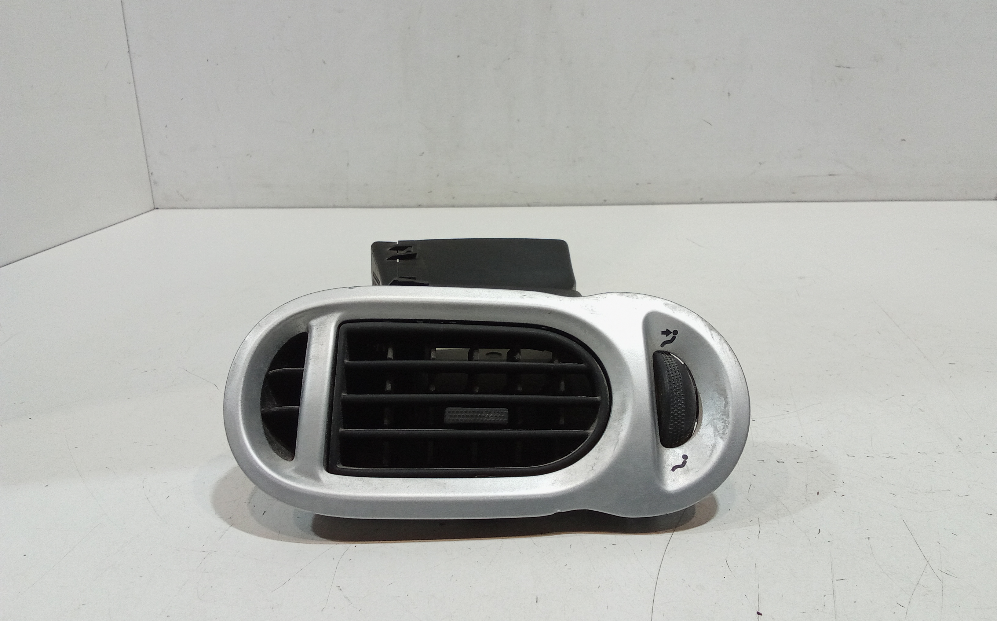 Condotto Aria Bocchette Lat. Cruscotto Sinistro Usato