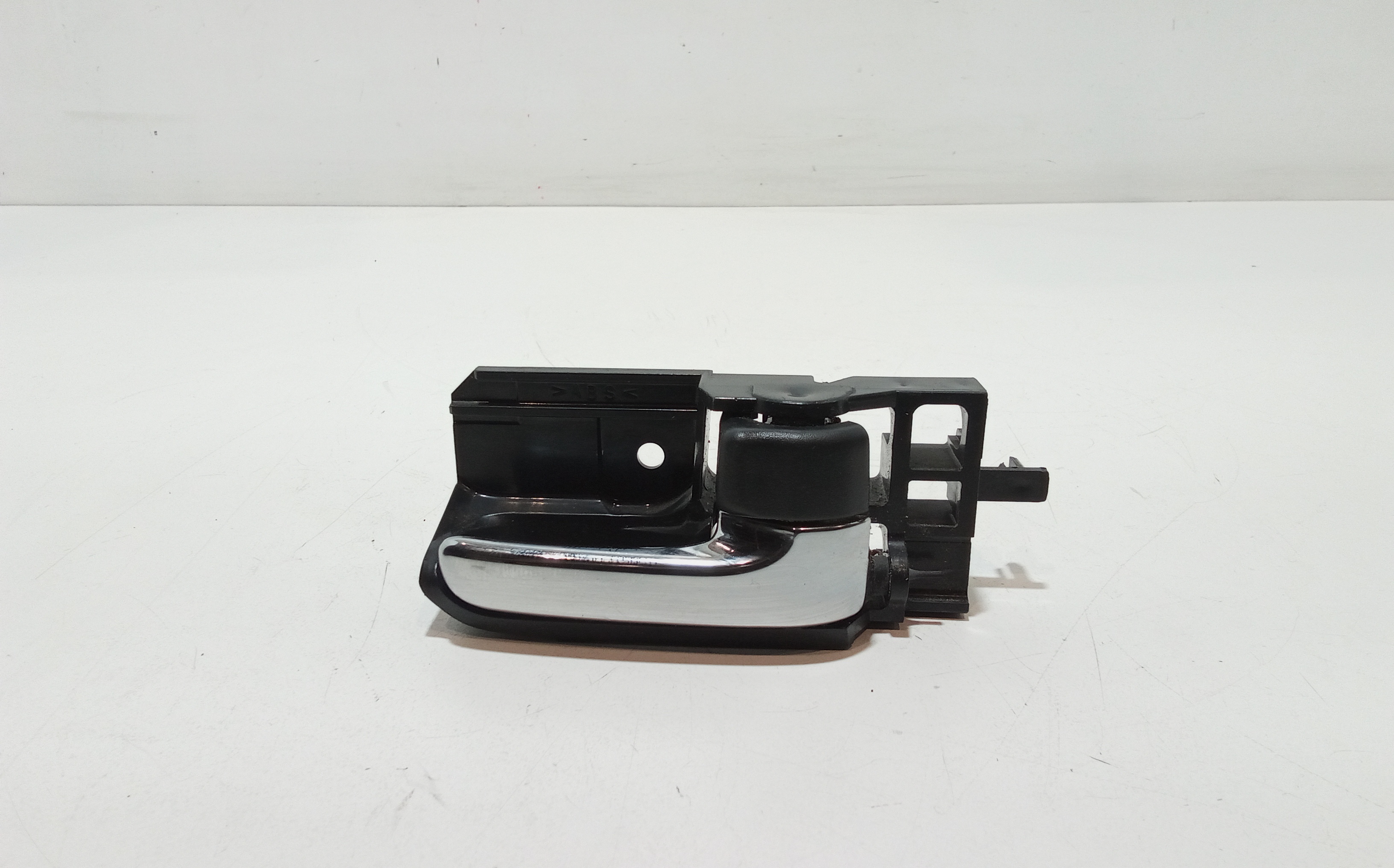 Maniglia Int. Apertura Porta Ant. Destro Usato