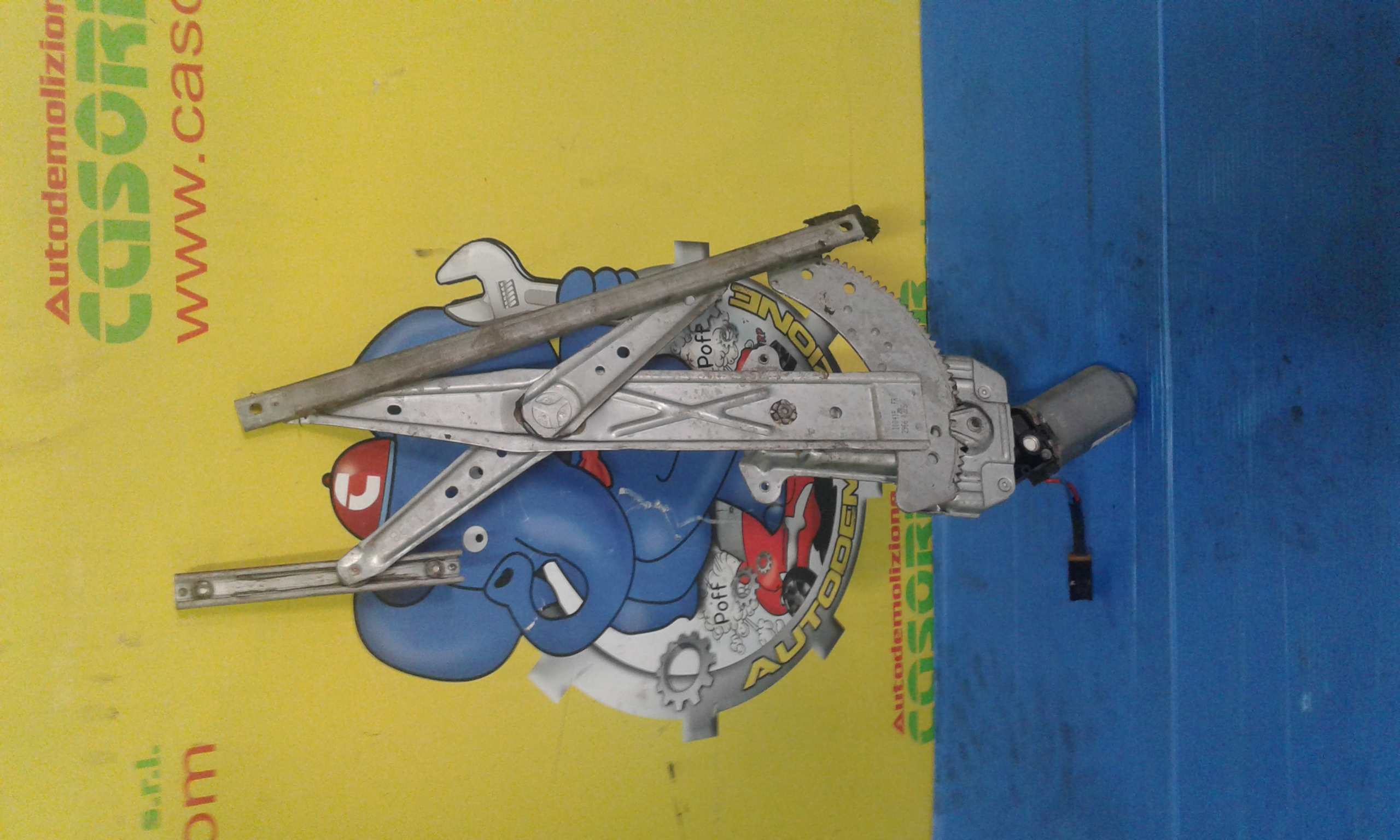 Alzacristallo Porta Ant. Destro 807005F600 Usato