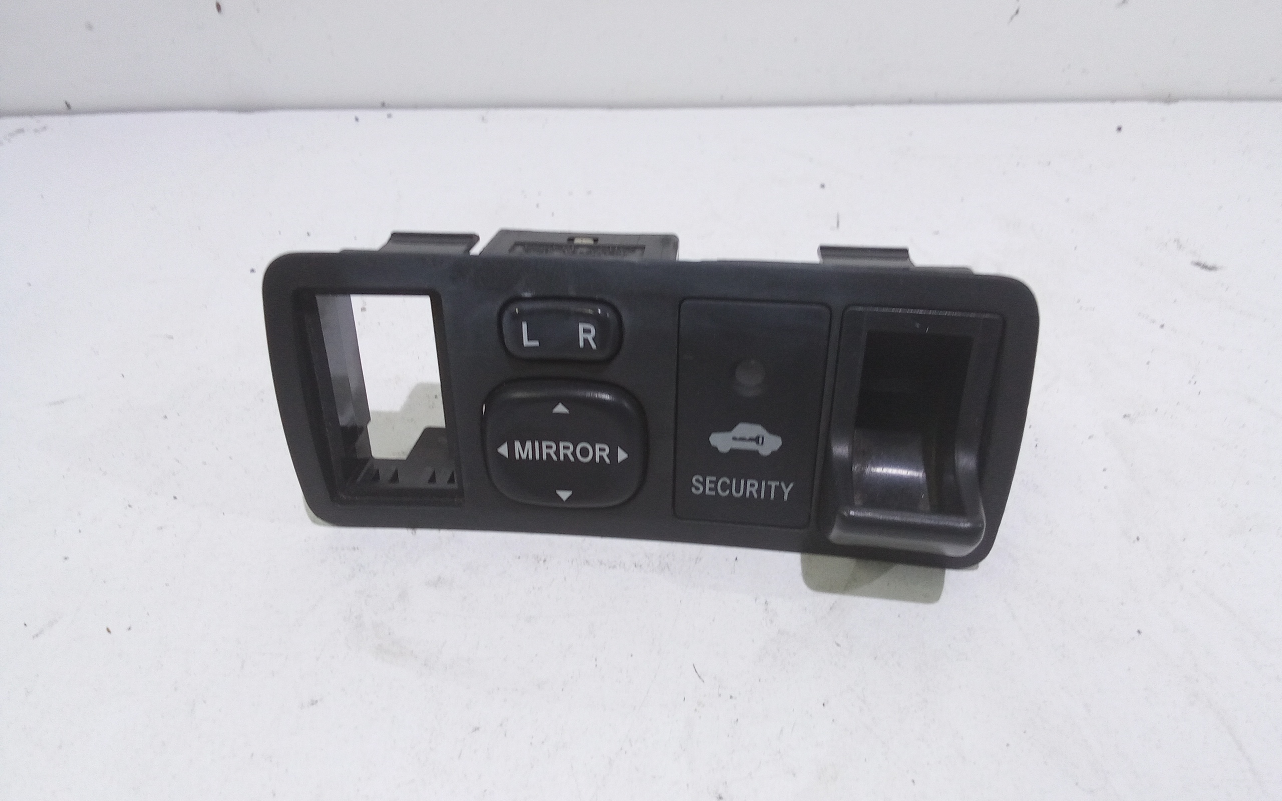 Interruttore Regolazione Retrovisore Est. 8487202050 Usato