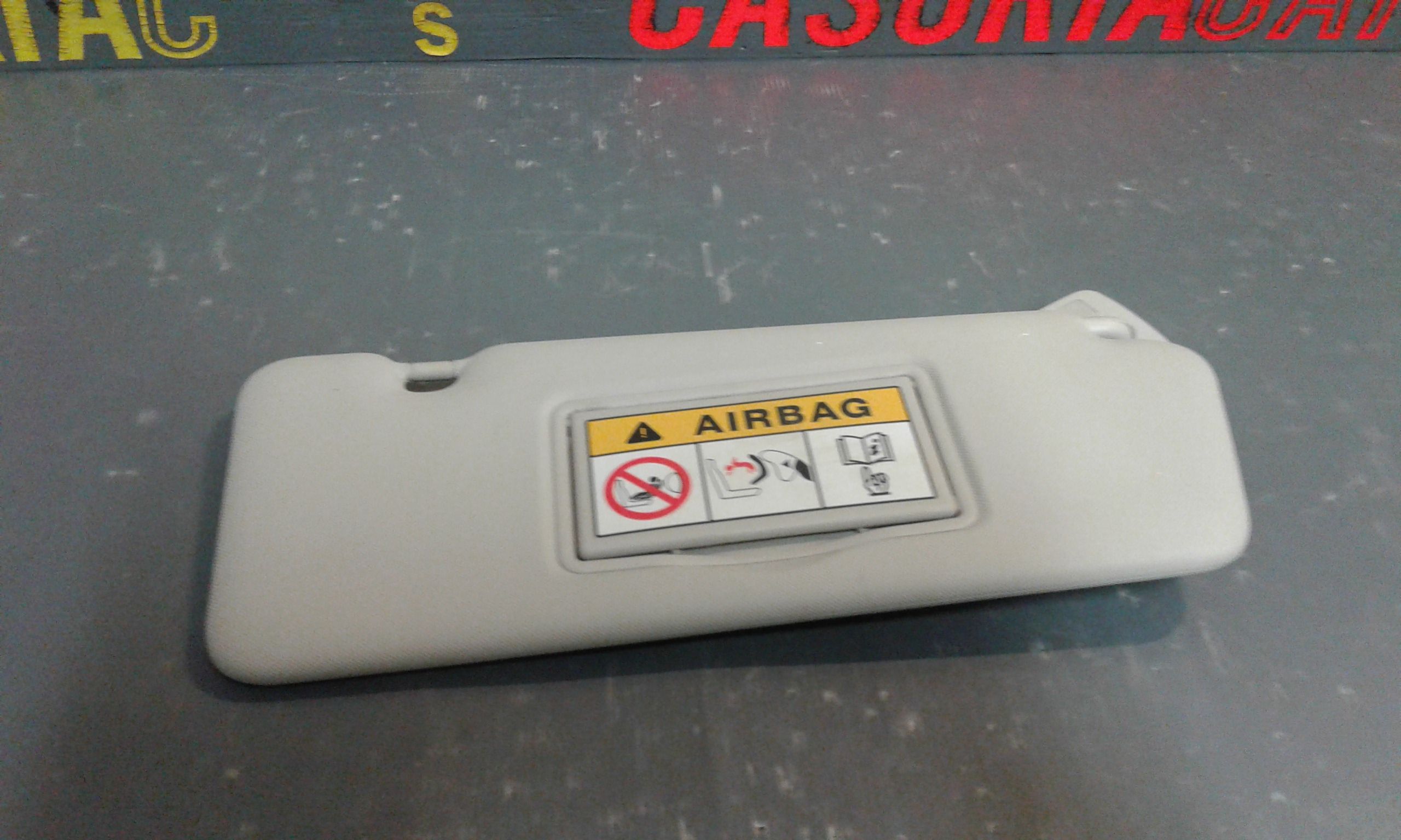 Aletta Parasole Parabrezza Destro 964003555R Usato